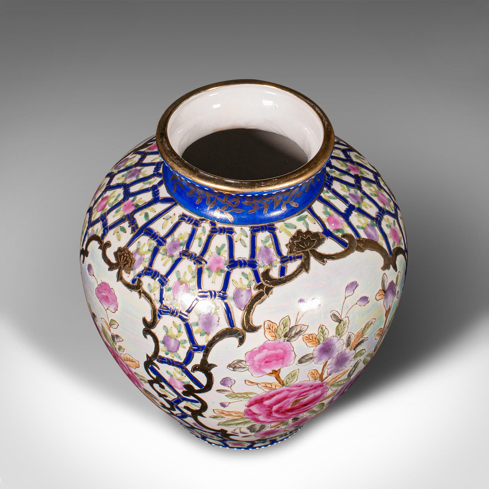 Paire de vases balustres chinois, peints à la main, urne, Art déco, vers 1940 en vente 2