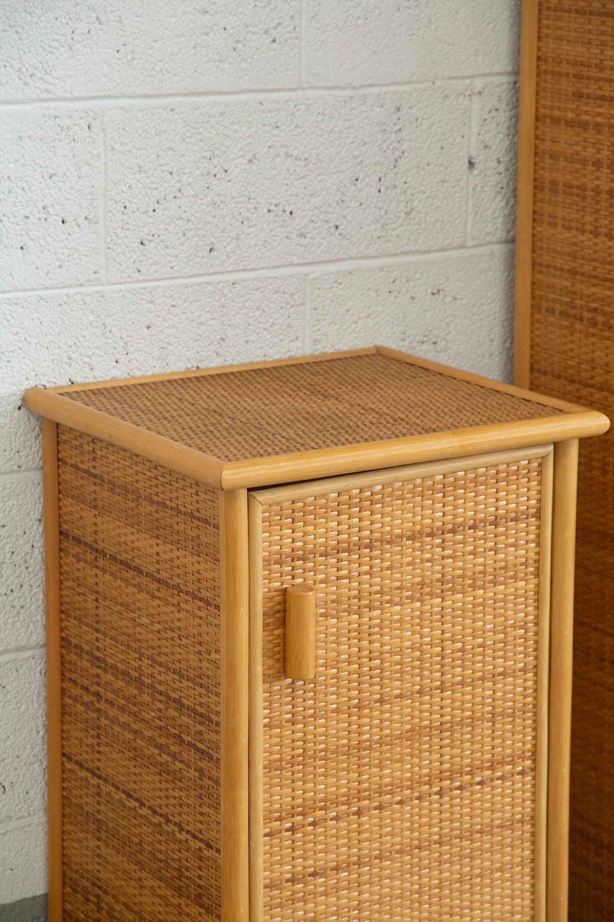 Italian Pair of vintage bamboo and rattan cabinets in vendita