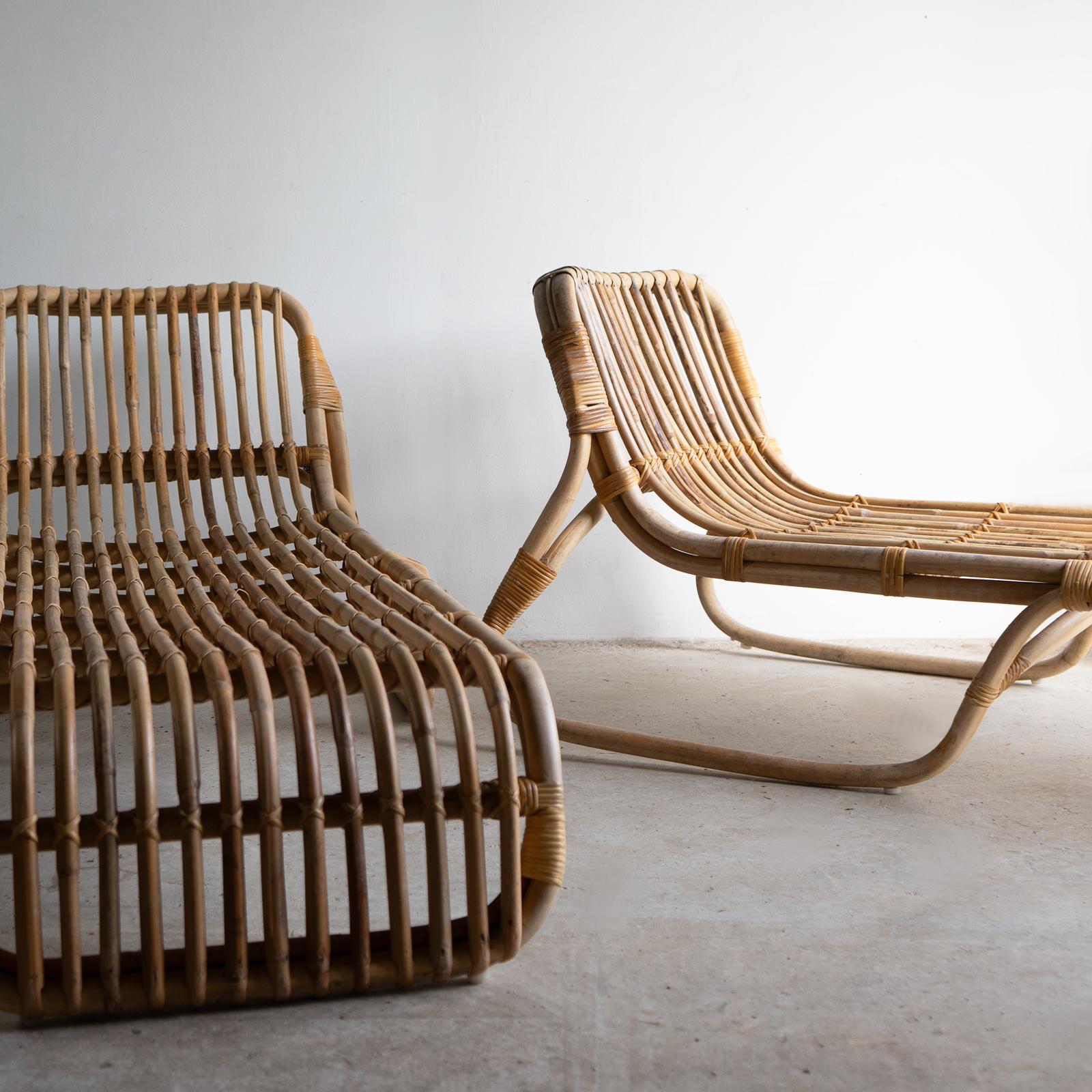 Coppia di Chaise Longue / Lounger / Letti da giorno in bambù e rattan d'epoca in vendita 4