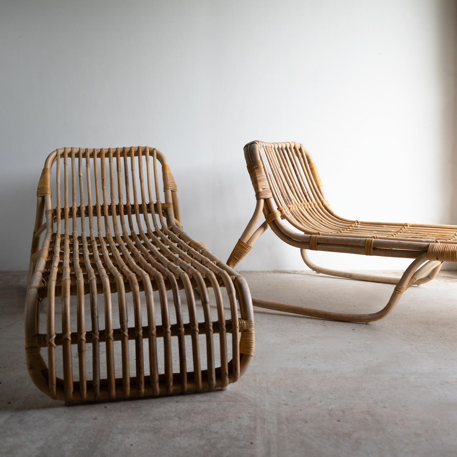 Coppia di Chaise Longue / Lounger / Letti da giorno in bambù e rattan d'epoca in vendita 5