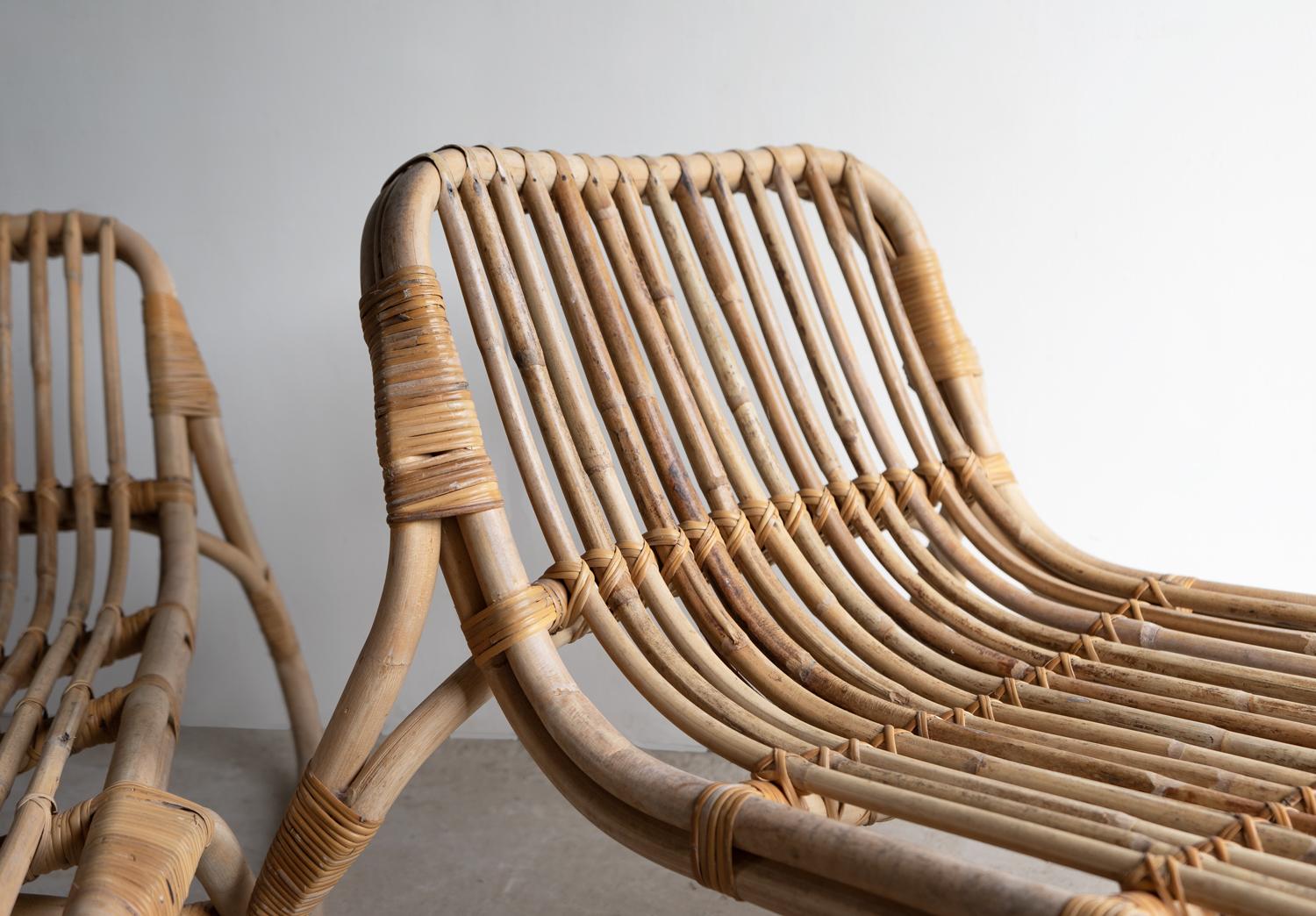Coppia di Chaise Longue / Lounger / Letti da giorno in bambù e rattan d'epoca in vendita 6