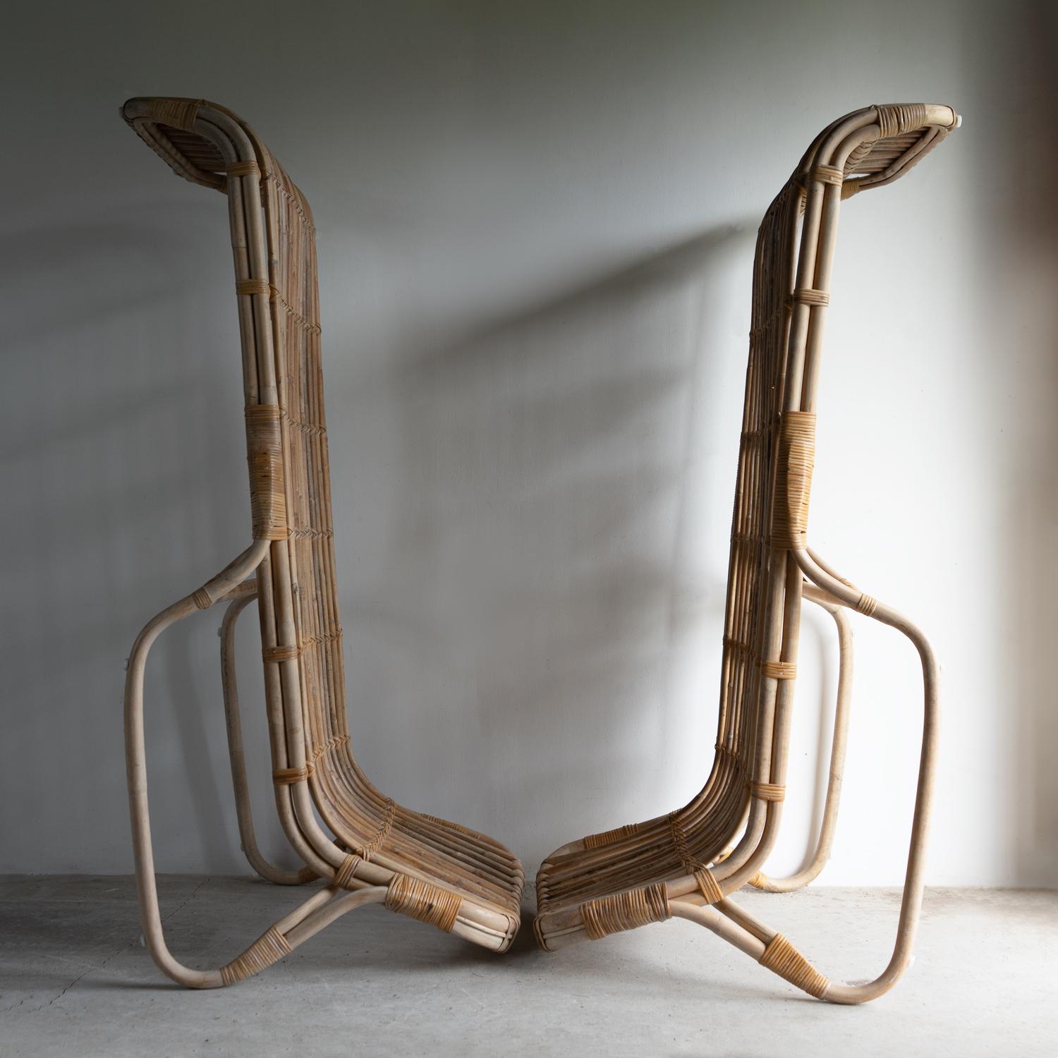 Coppia di Chaise Longue / Lounger / Letti da giorno in bambù e rattan d'epoca in vendita 7