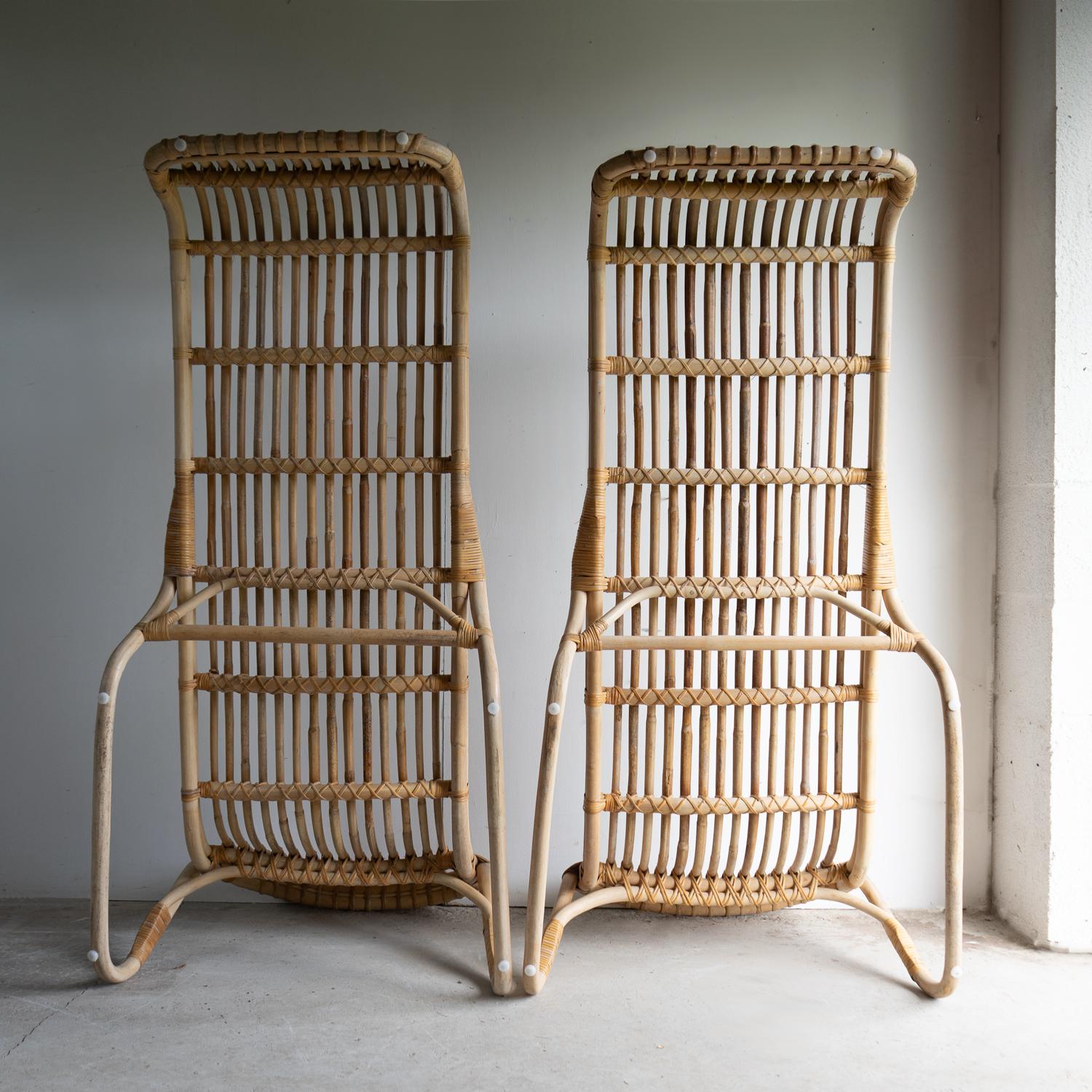 Coppia di Chaise Longue / Lounger / Letti da giorno in bambù e rattan d'epoca in vendita 2