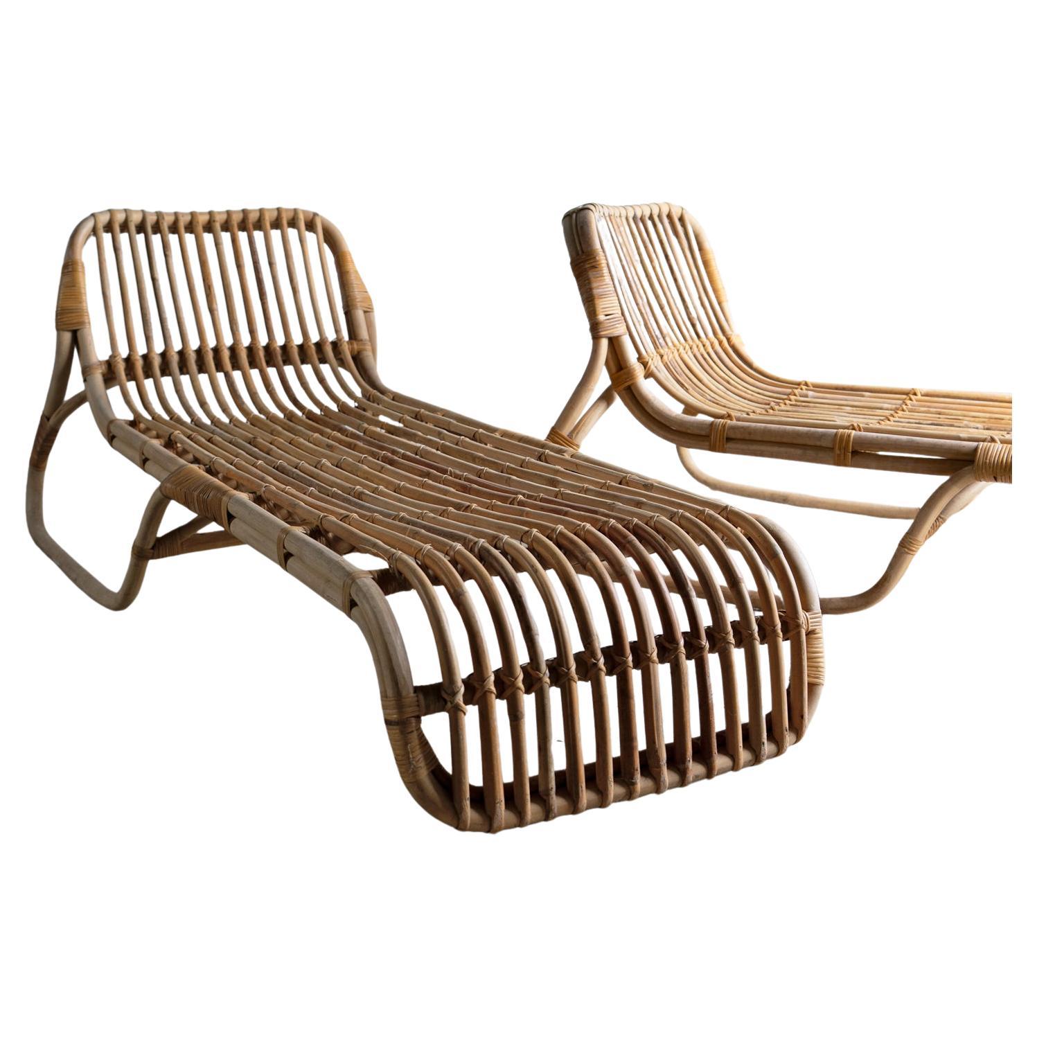 Coppia di Chaise Longue / Lounger / Letti da giorno in bambù e rattan d'epoca