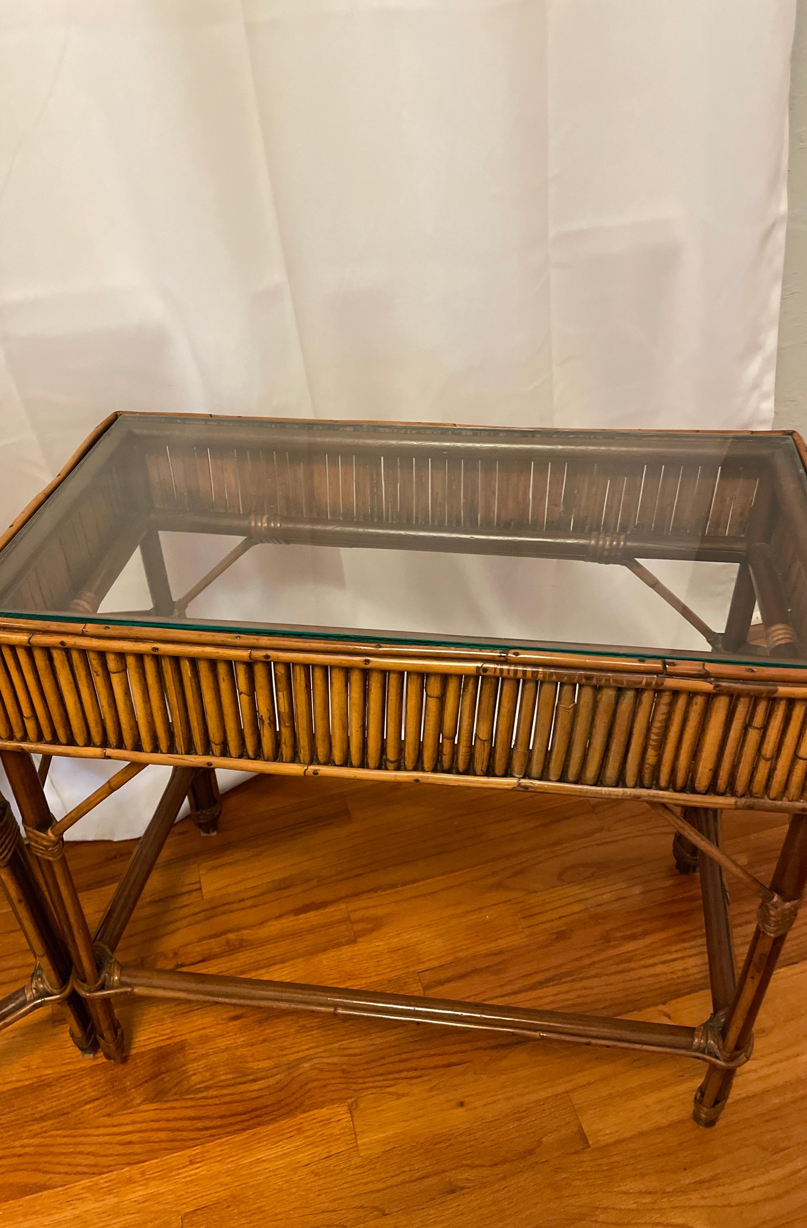 Paar Beistelltische aus Vintage-Bambus (amerikanisch) im Angebot