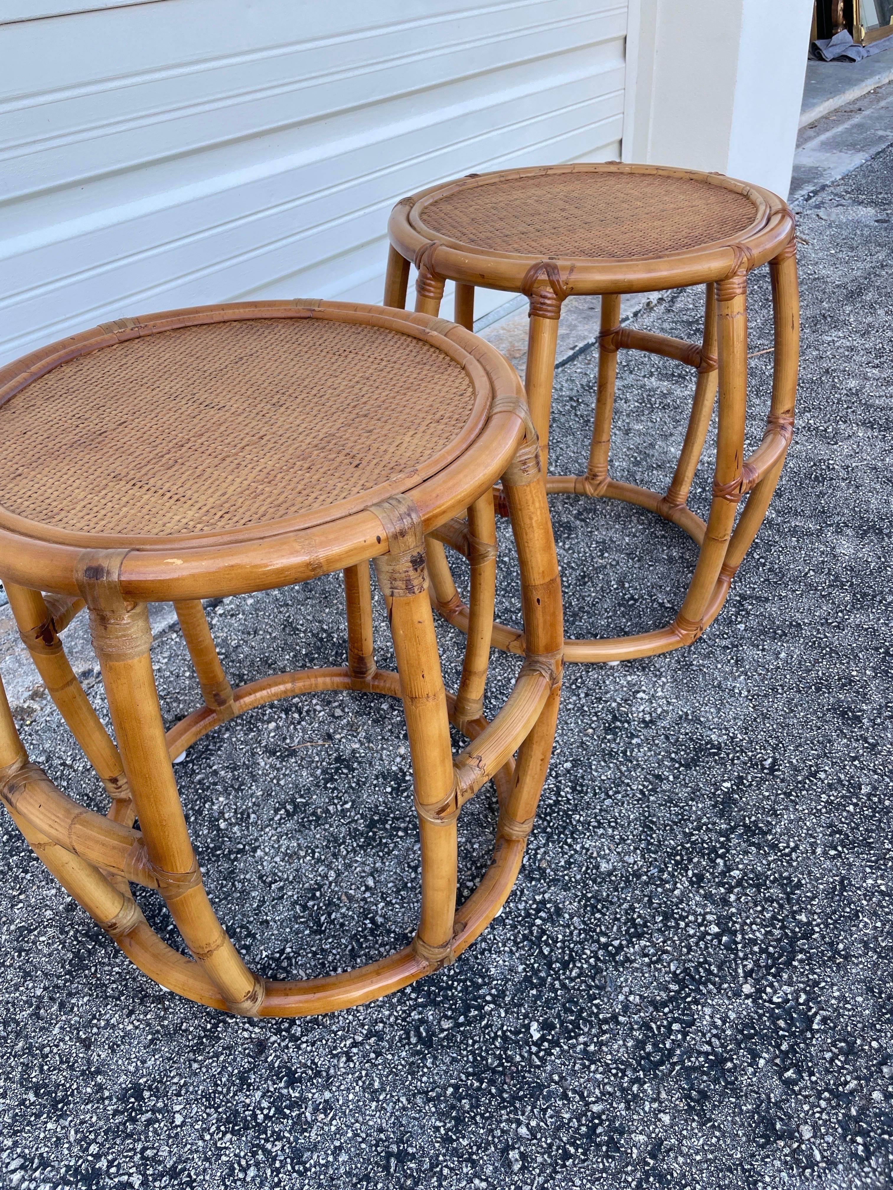 Bambou Paire de tables d'appoint vintage en bambou en vente