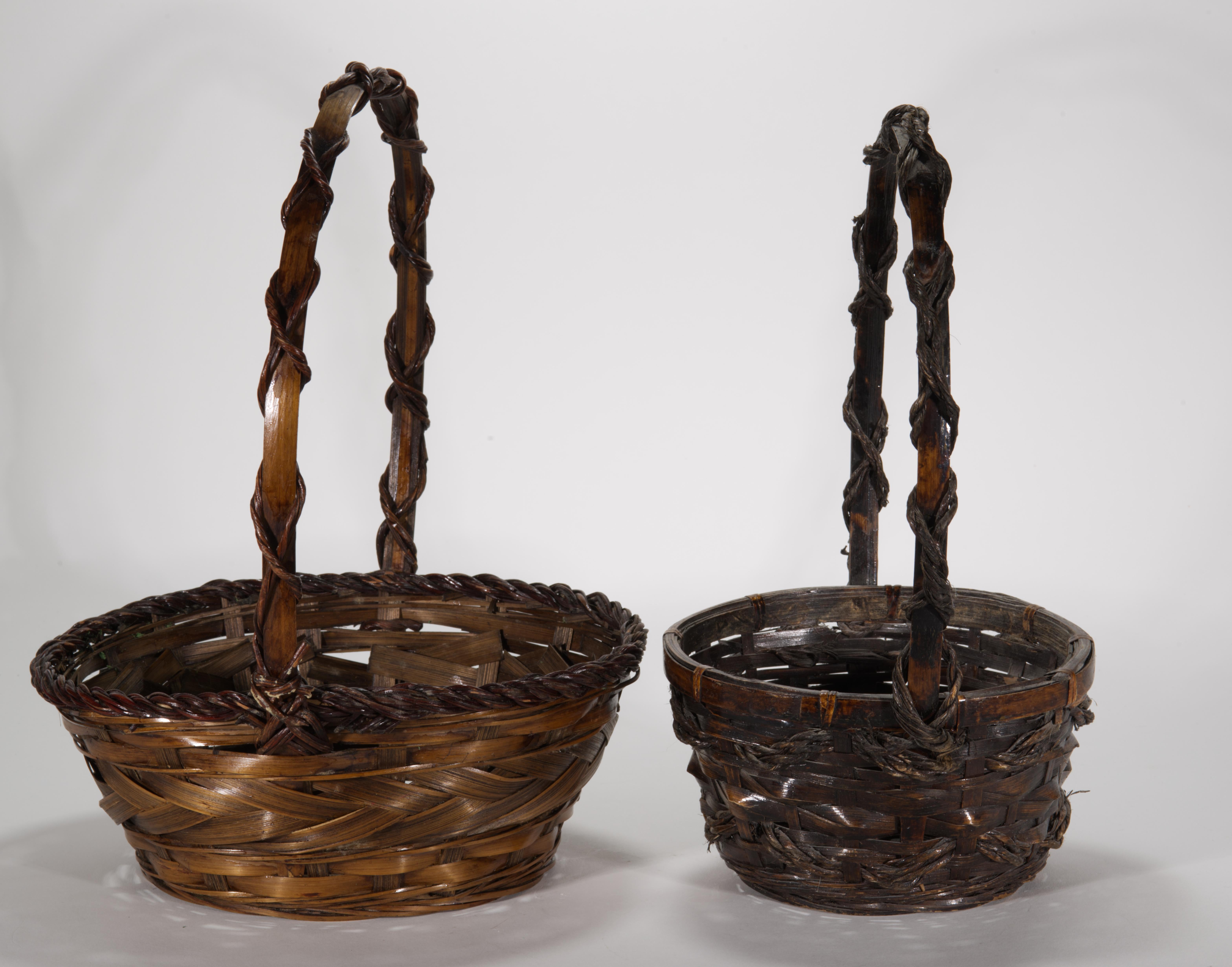 20th Century Pair of Vintage Bamboo Wicker Ikebana Hanakago Baskets with Handles For Sale