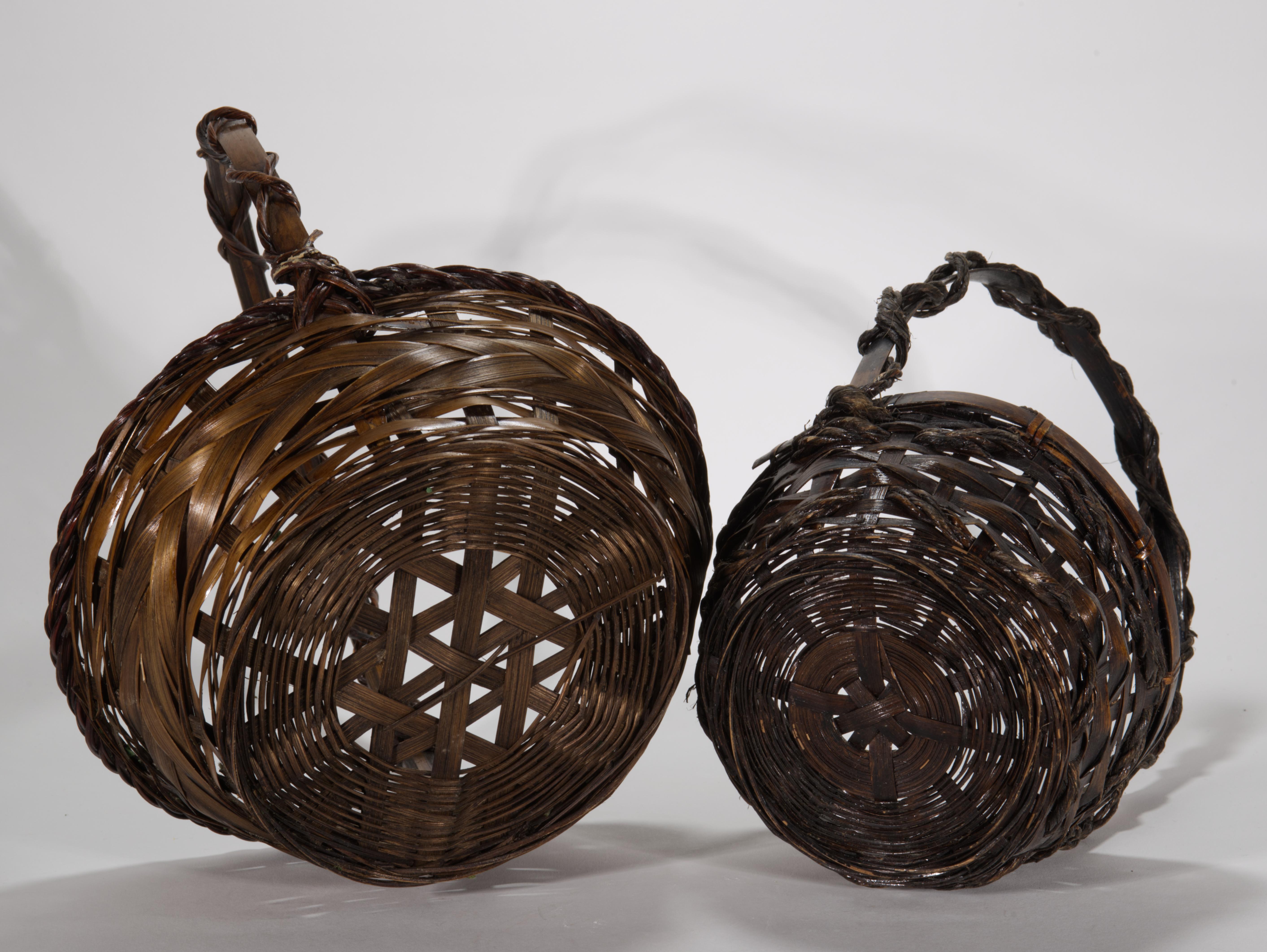 Pair of Vintage Bamboo Wicker Ikebana Hanakago Baskets with Handles For Sale 1