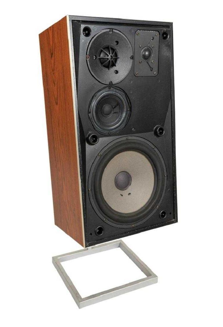 Pair of Vintage Bang and Olufsen Beovox S75 Speakers at 1stDibs