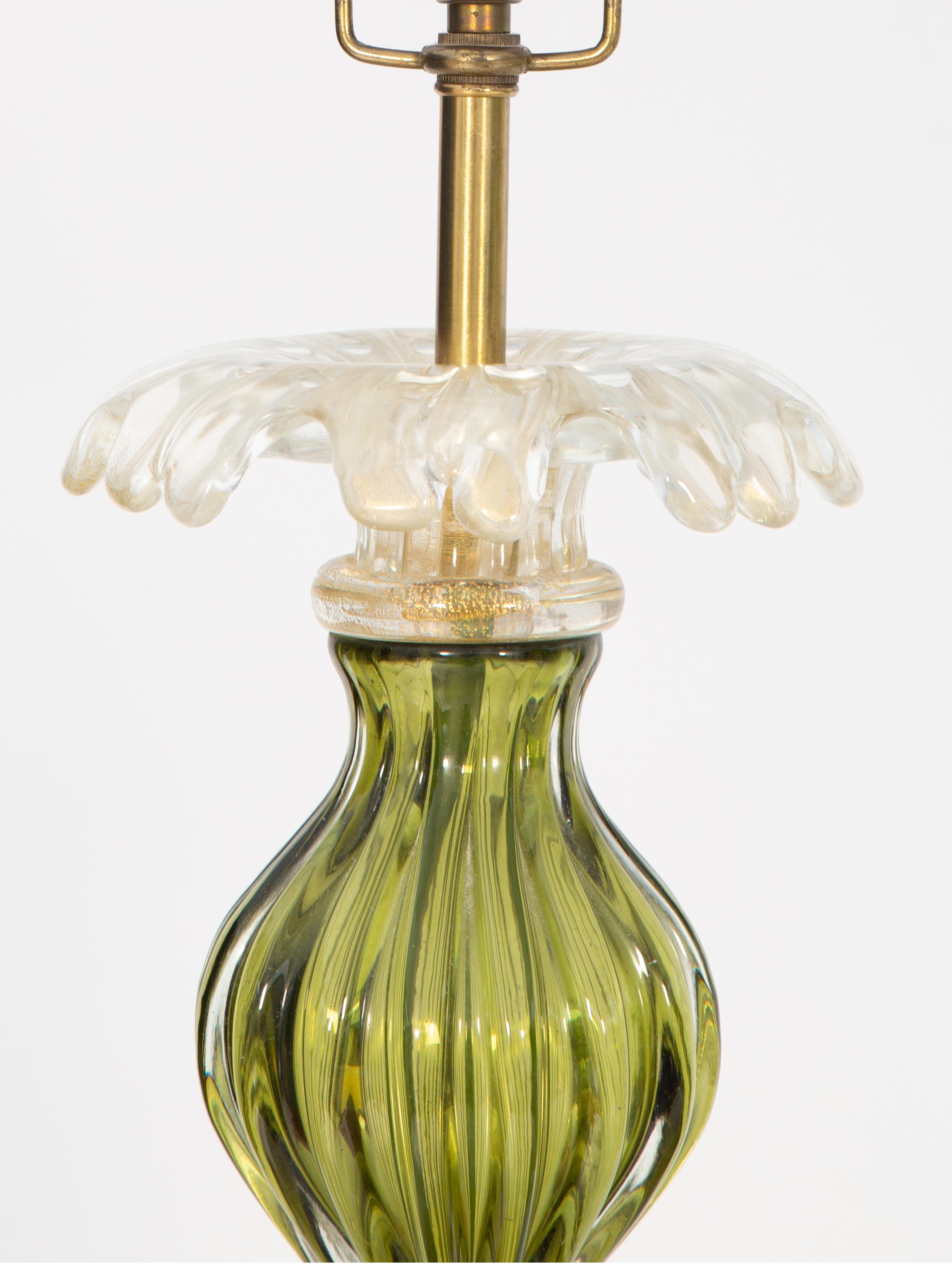 Hollywood Regency Paire de lampes vintage Barovier et Tosso en verre de Murano avec accents d'aventurine en vente