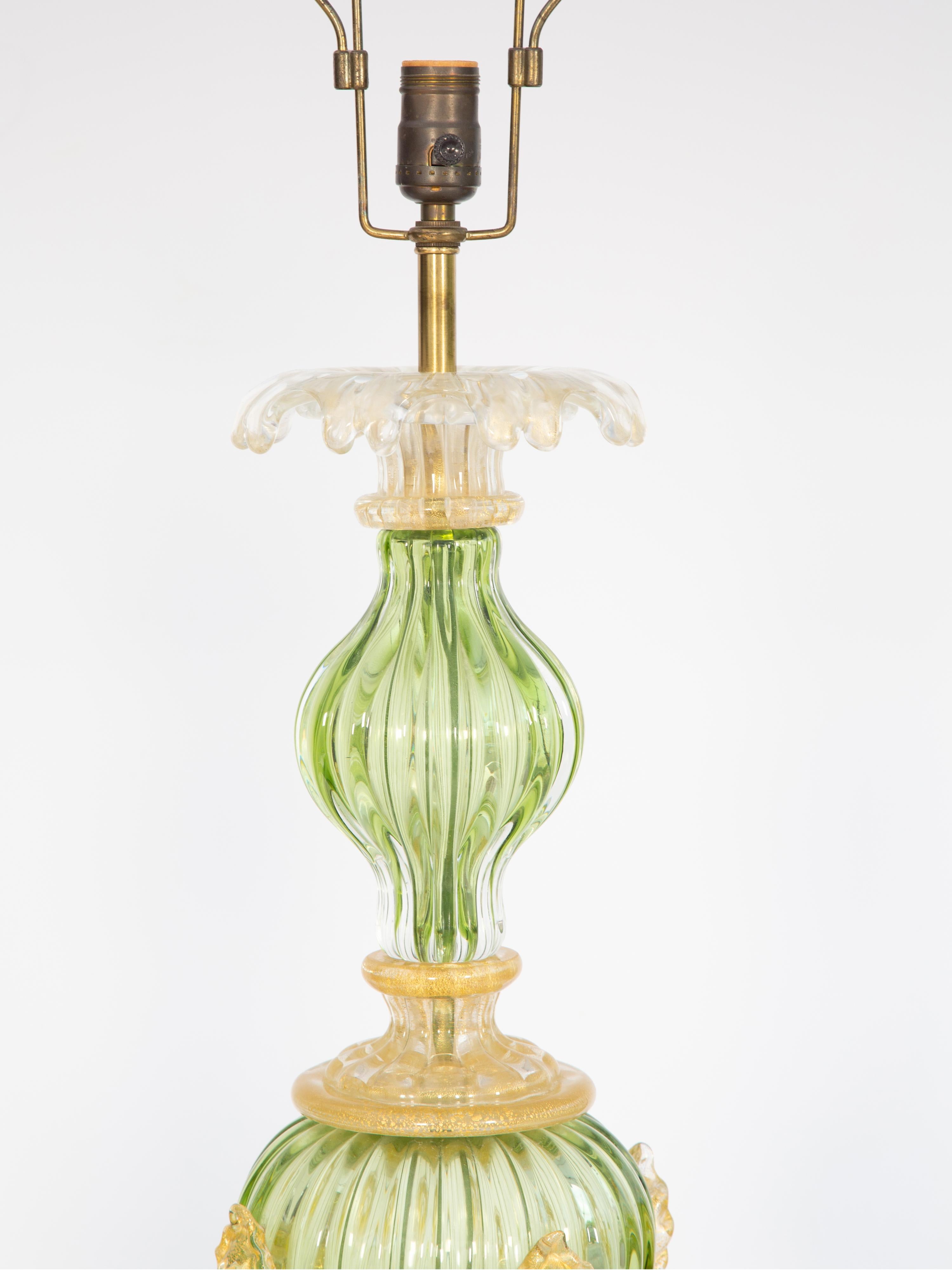 Paire de lampes vintage Barovier et Tosso en verre de Murano avec accents d'aventurine Bon état - En vente à West Palm Beach, FL