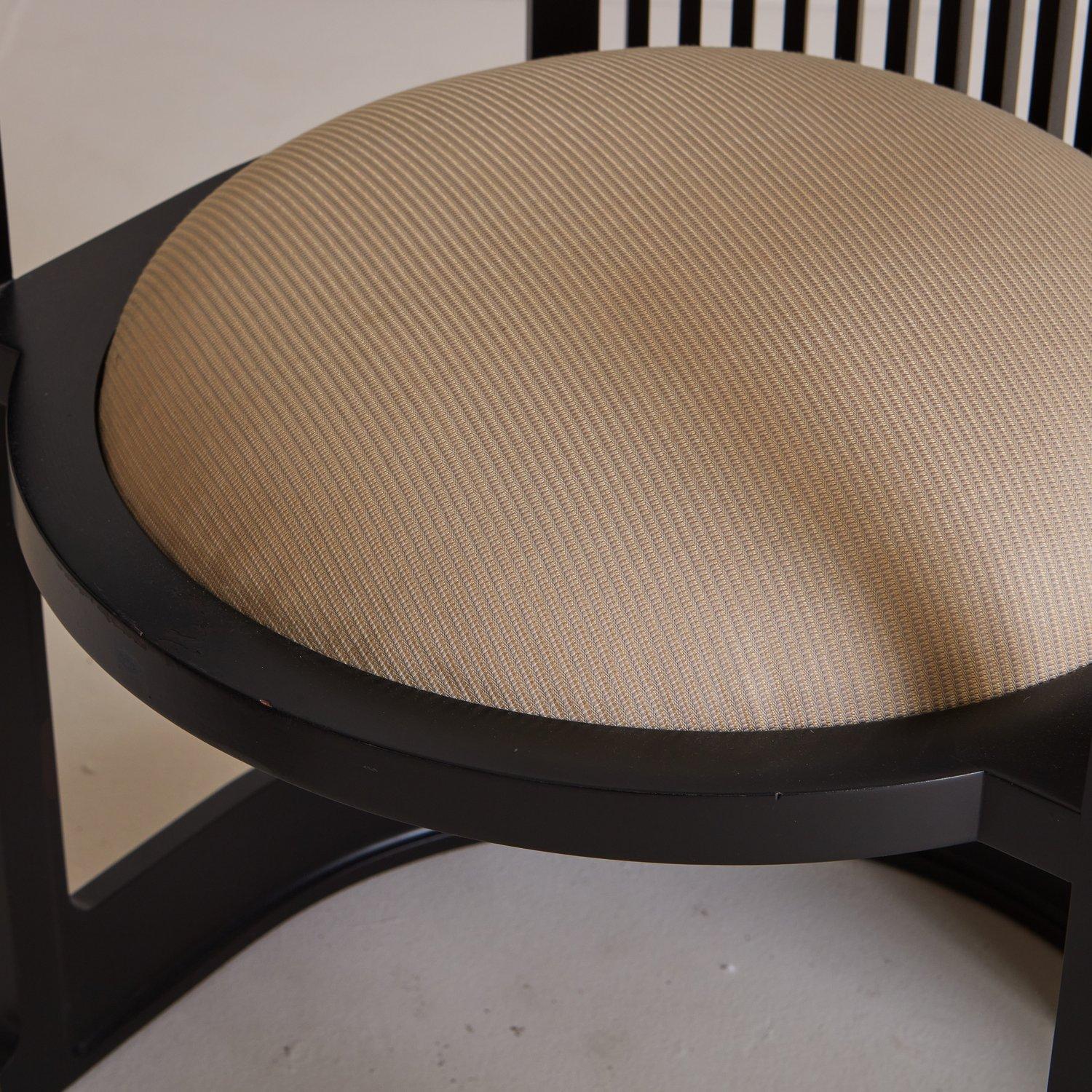 Pair of Vintage Barrel Chairs Attributed to Frank Lloyd Wright for Cassina 1