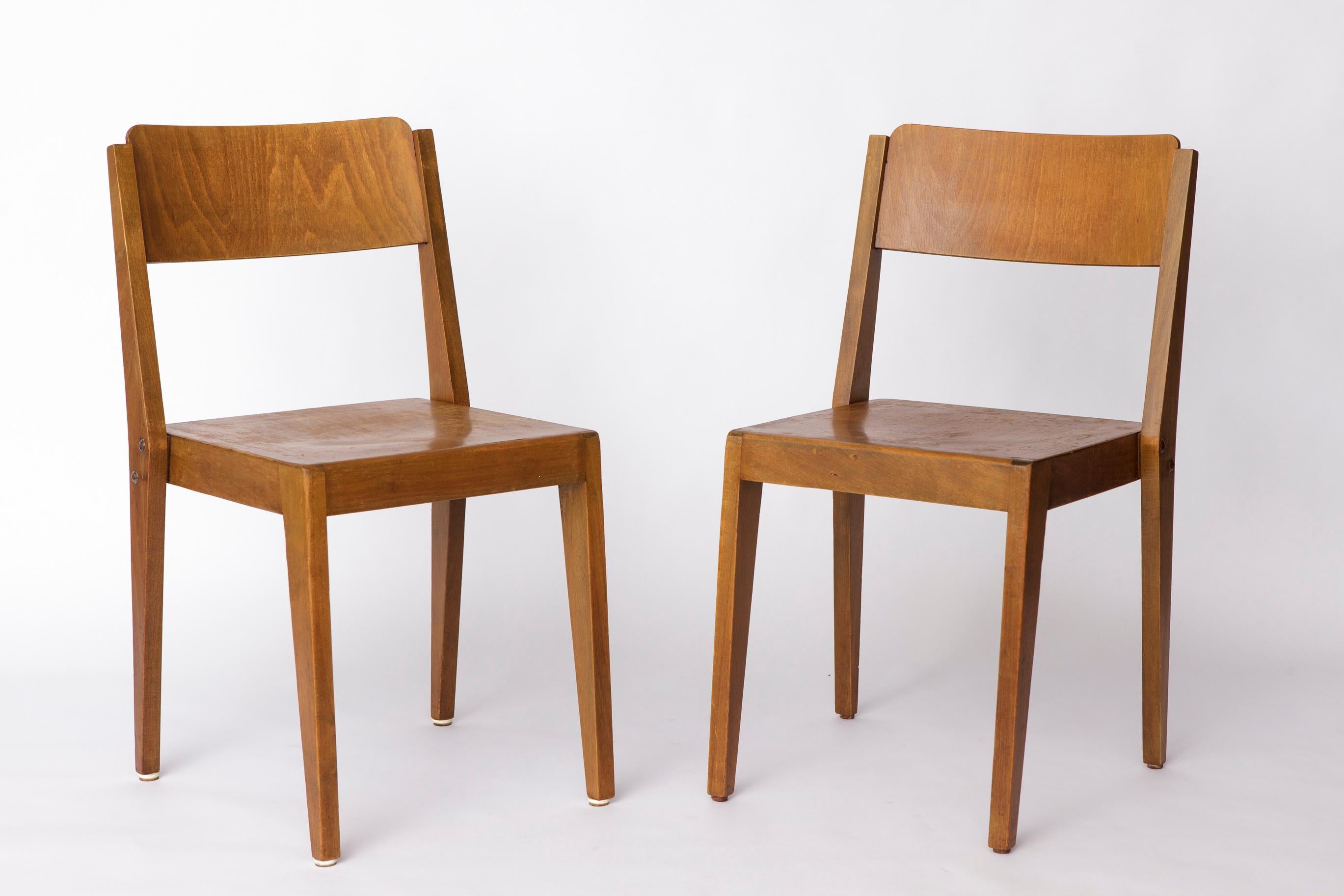 Polished Pair of Vintage Beechwood Stackable Chairs, Germany 1960s–1970s For Sale