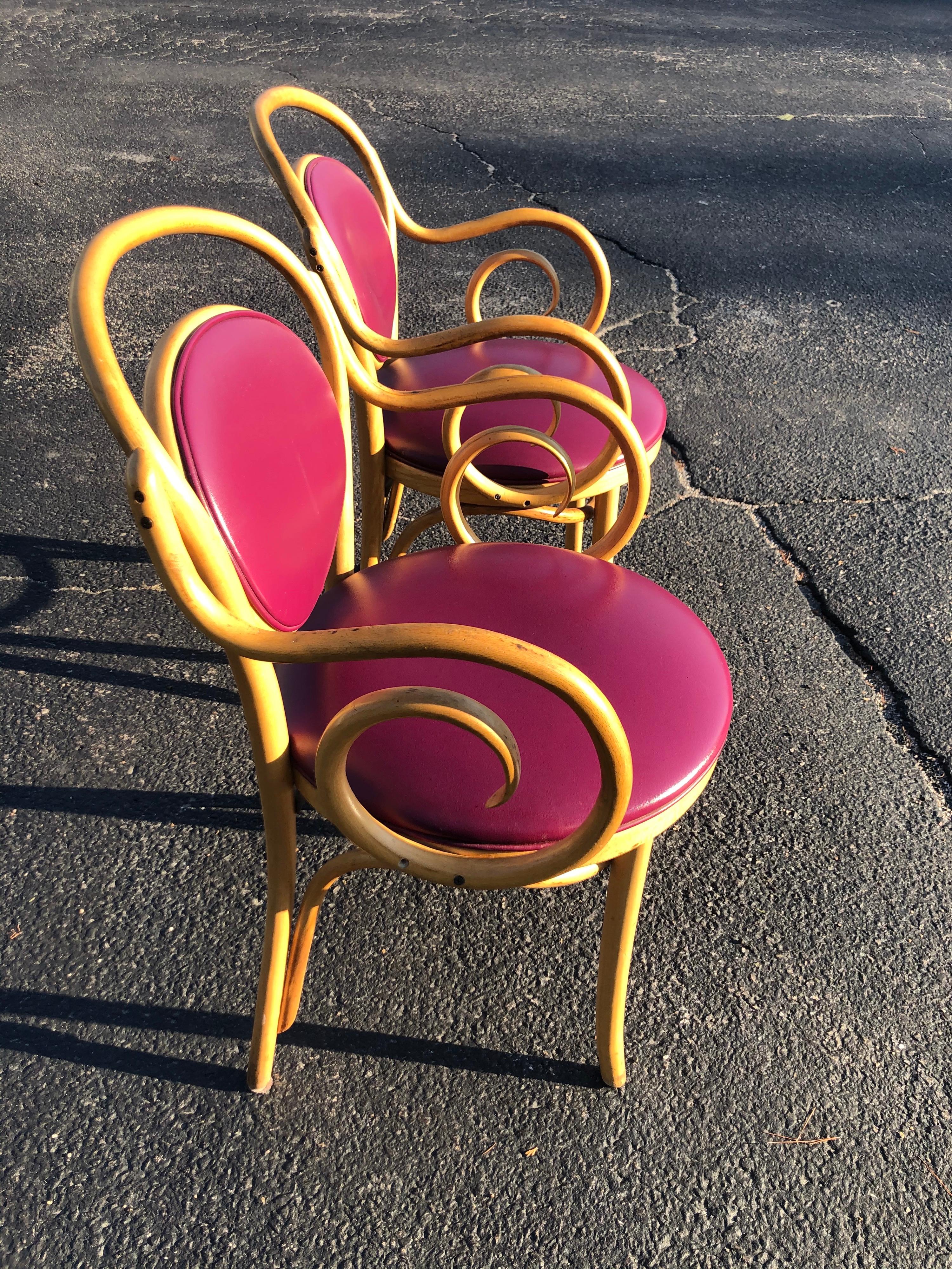 Pair of Vintage Bentwood Thonet Style Chairs in Violet For Sale 1