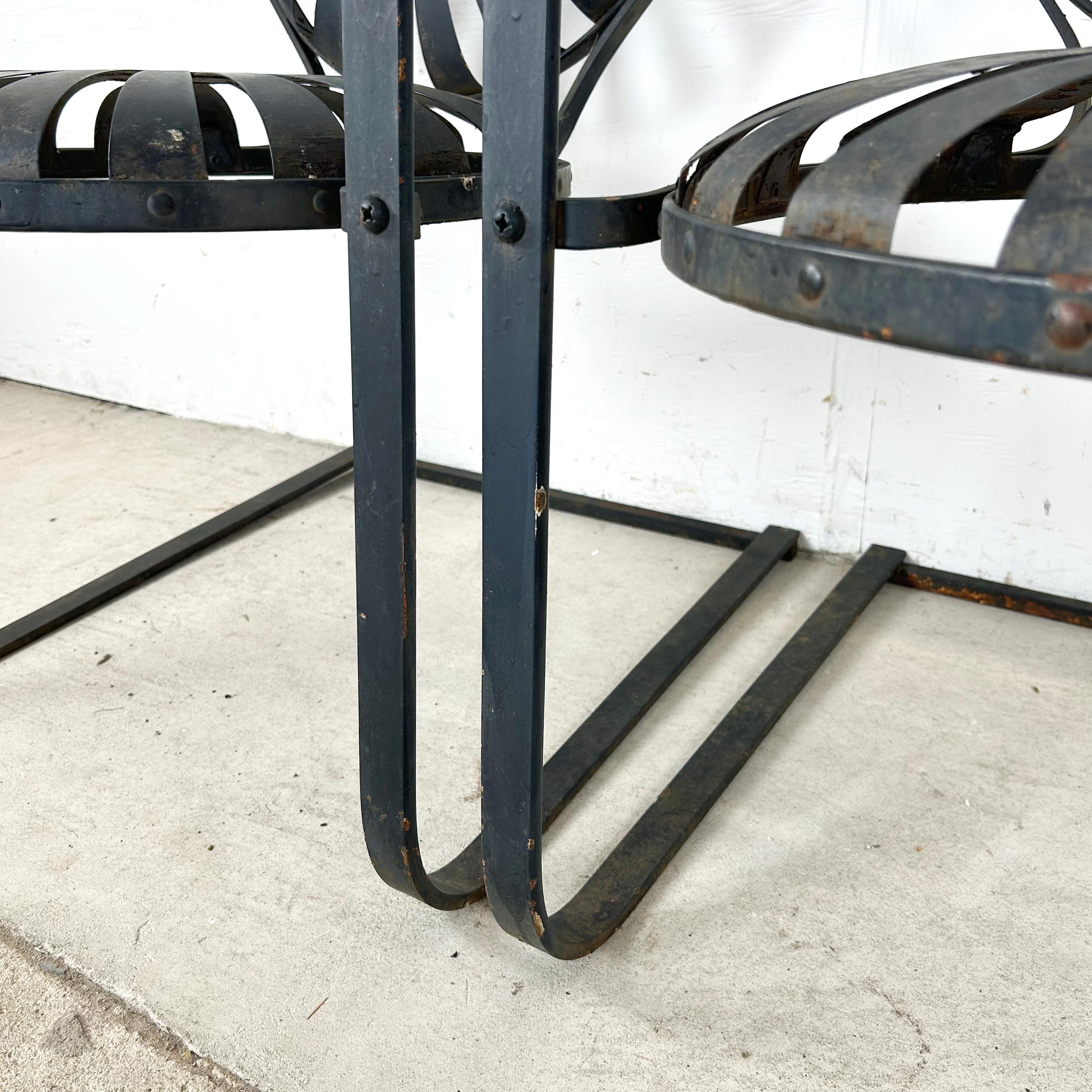 Paire de chaises de jardin luge noires vintage d'après François Carré en vente 2