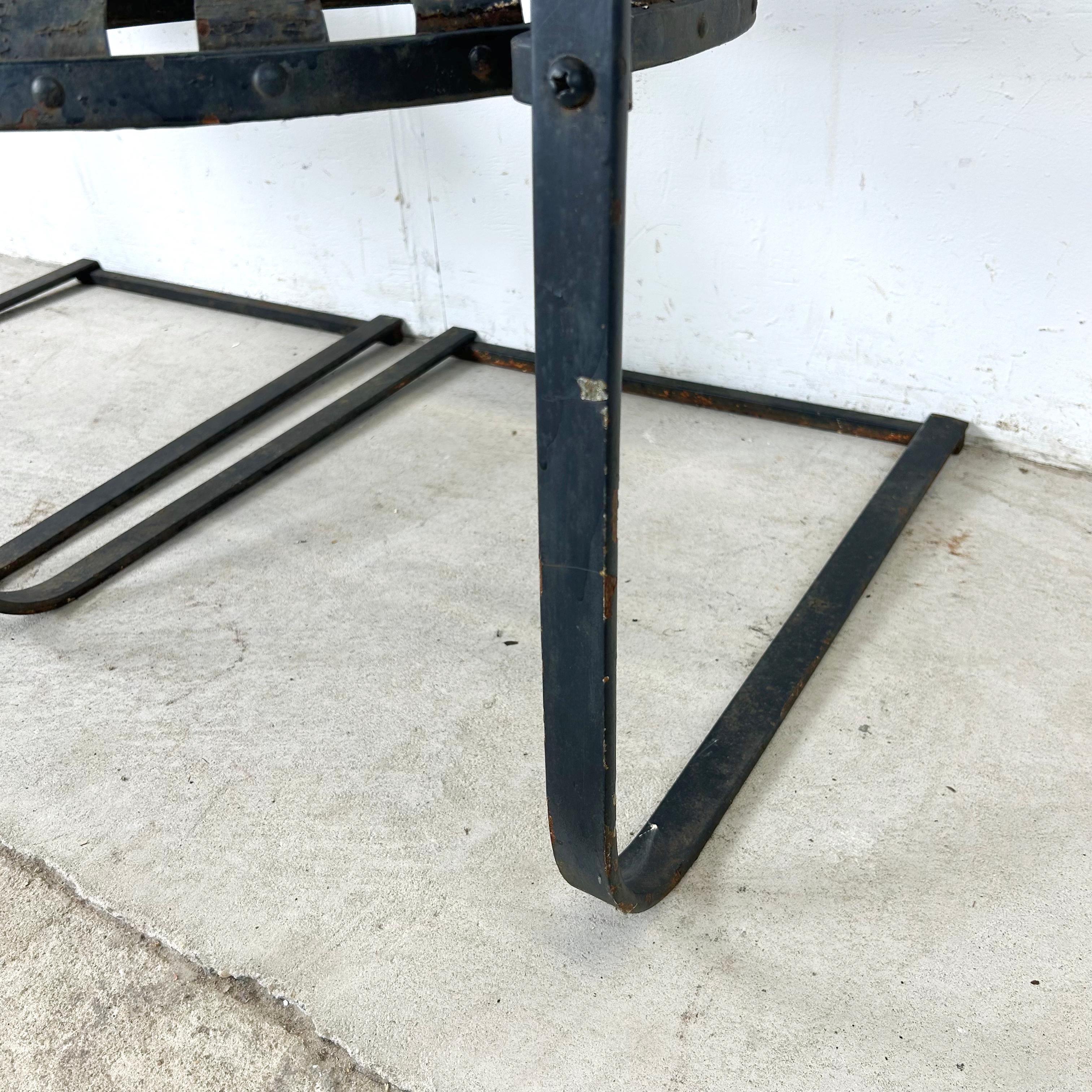Paire de chaises de jardin luge noires vintage d'après François Carré en vente 4