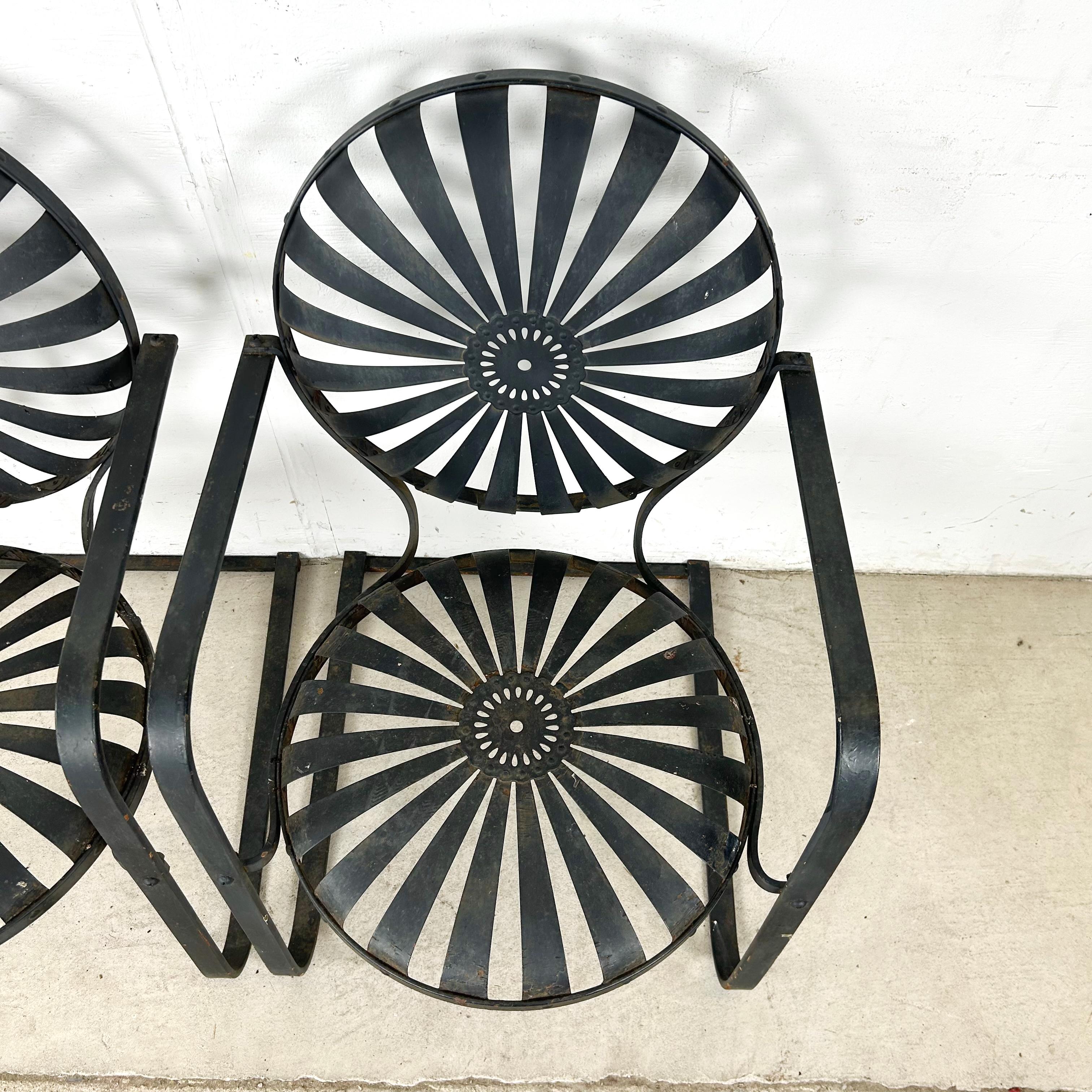 Paire de chaises de jardin luge noires vintage d'après François Carré État moyen - En vente à Trenton, NJ