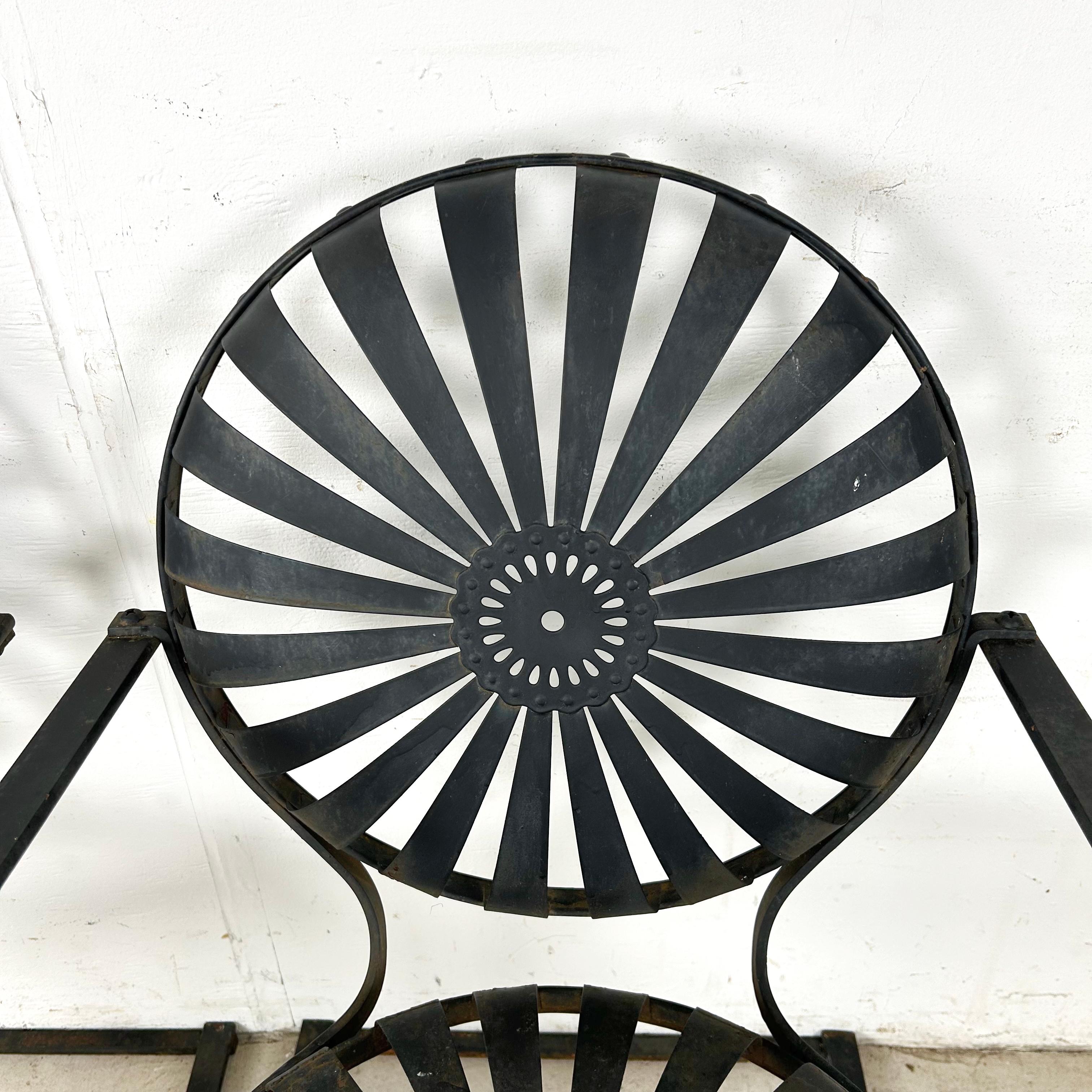 20ième siècle Paire de chaises de jardin luge noires vintage d'après François Carré en vente