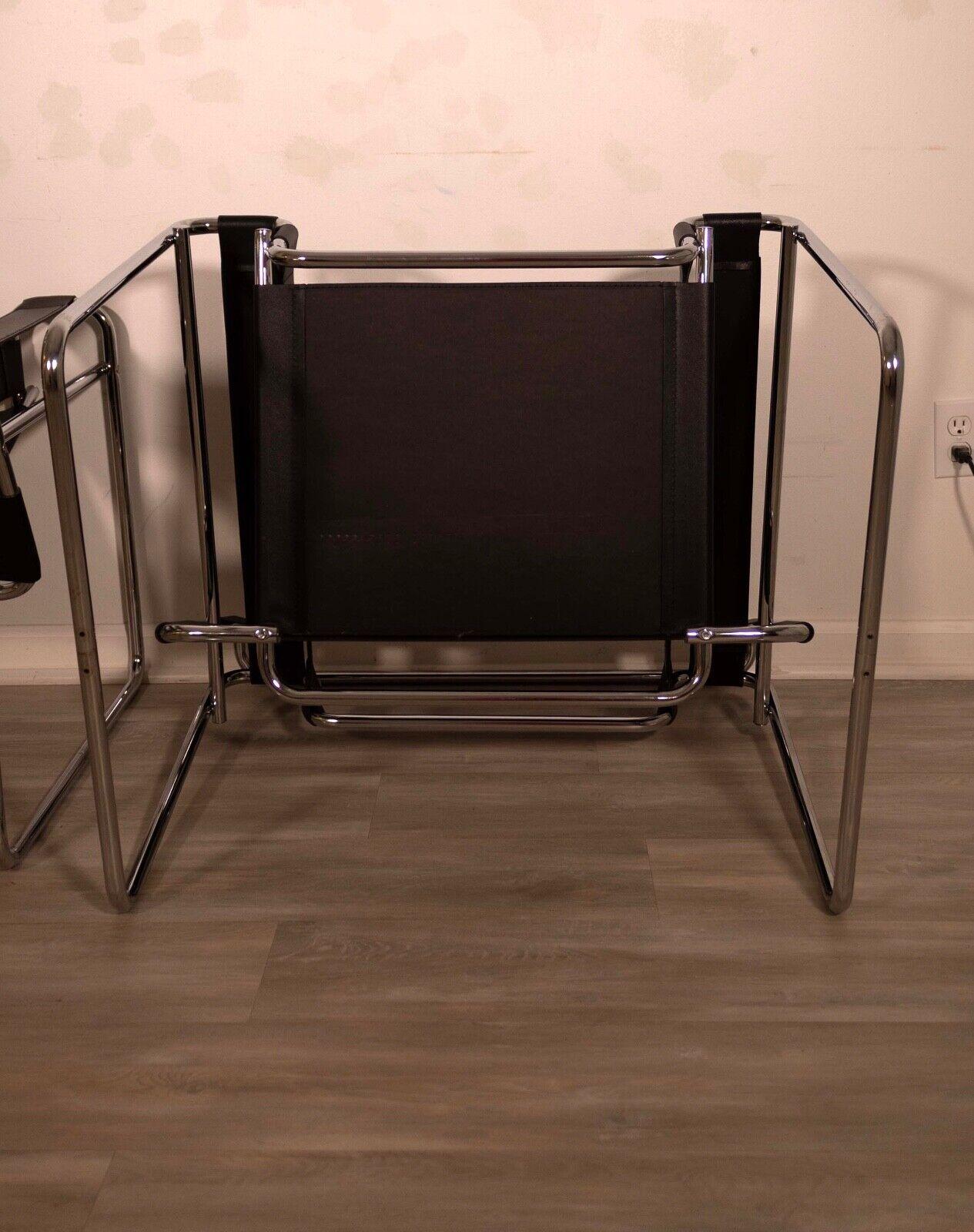 Paire de chaises vintage en cuir noir et chrome de style The Modernity en vente 3