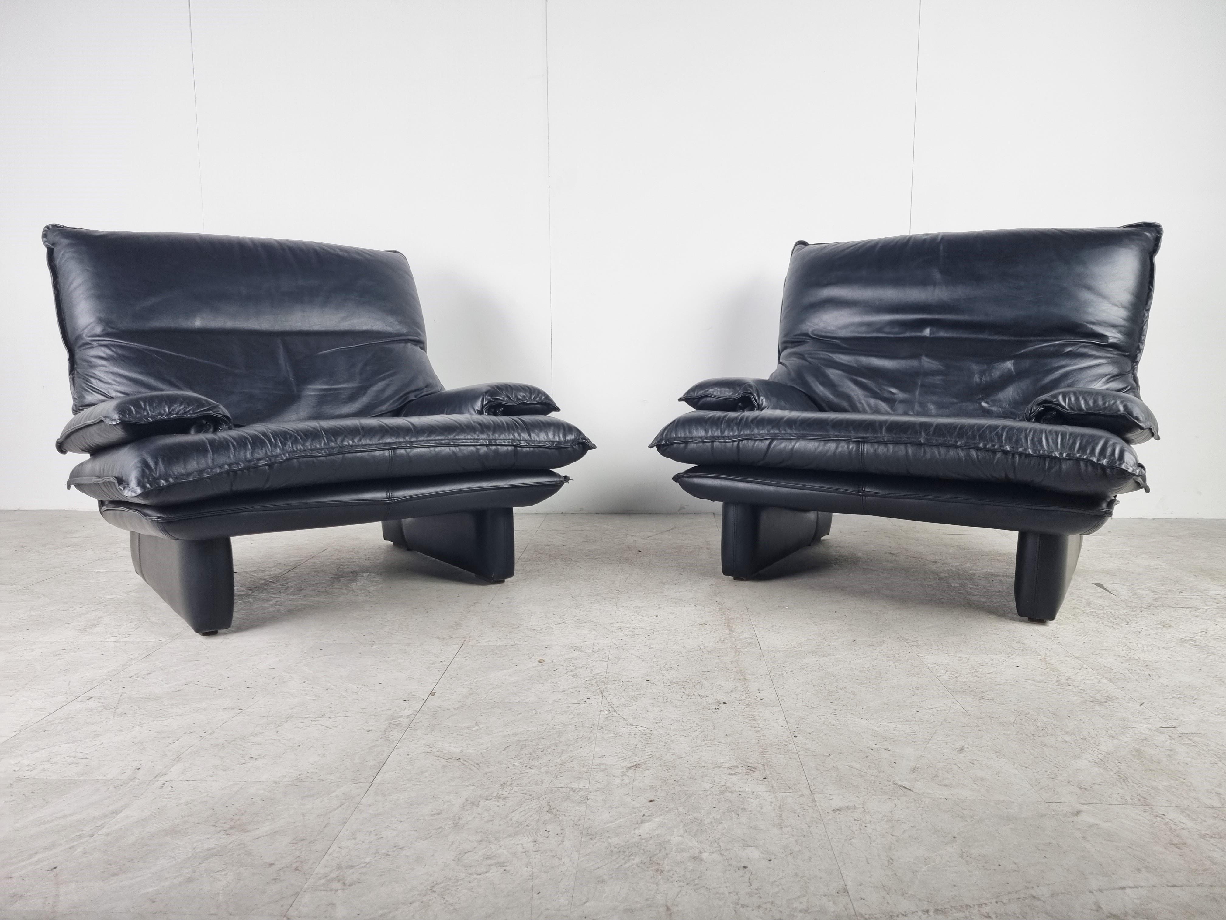 Italian Pair of Vintage Black Leather Armchairs, 1980, Italy
