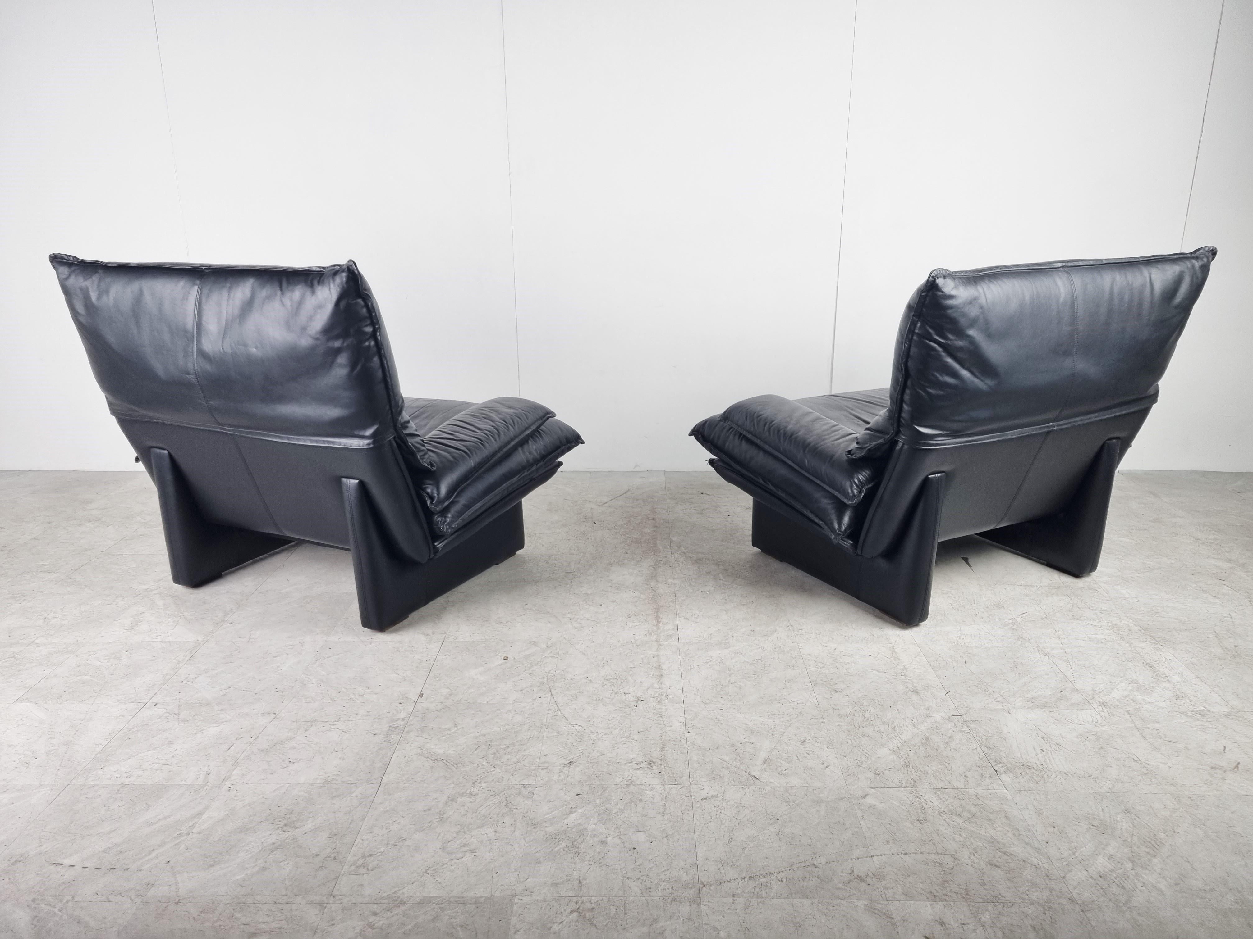 Late 20th Century Pair of Vintage Black Leather Armchairs, 1980, Italy