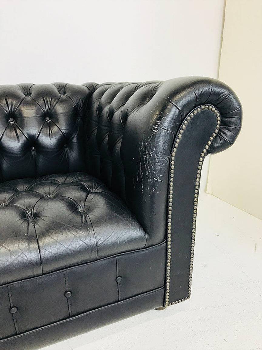 Pair of Vintage Black Leather Chesterfield Settees In Good Condition In Dallas, TX