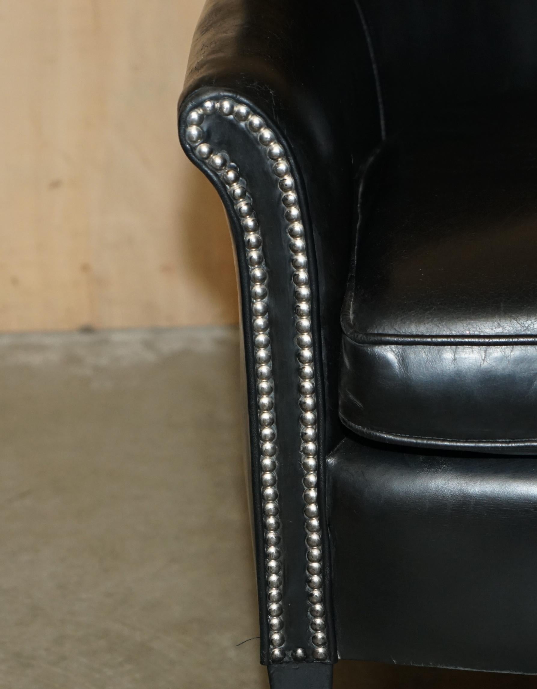 PAIR OF VINTAGE BLACK LEATHER TUB CLUB ARMCHAIRS WiTH HAND STUDDED UPHOLSTERY For Sale 3