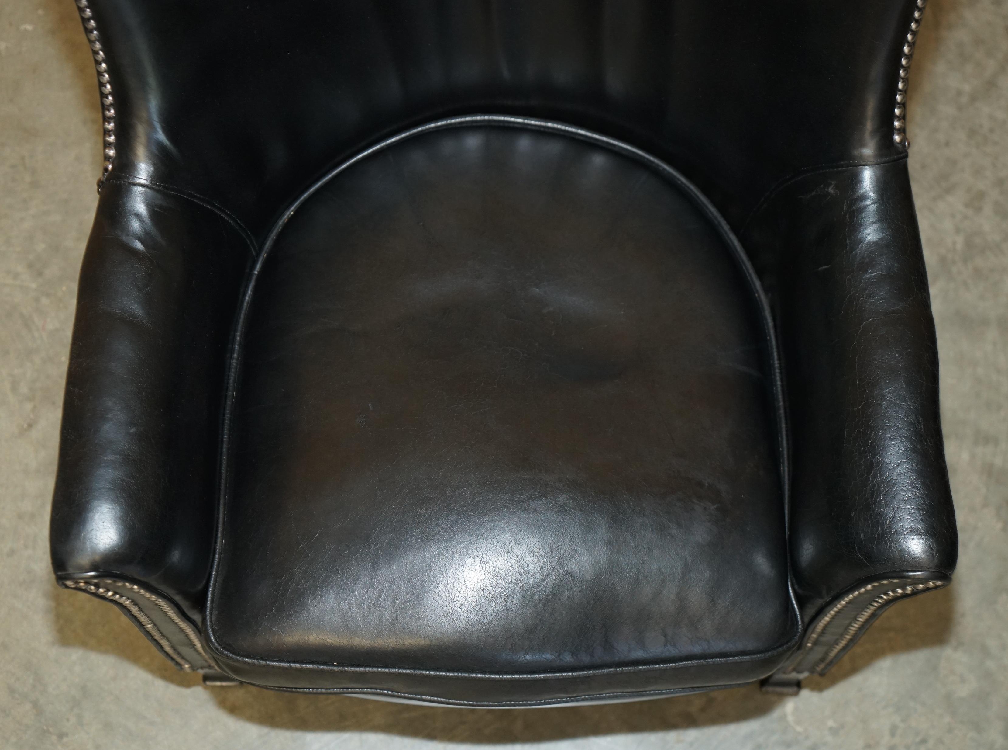 PAIR OF VINTAGE BLACK LEATHER TUB CLUB ARMCHAIRS WiTH HAND STUDDED UPHOLSTERY For Sale 10