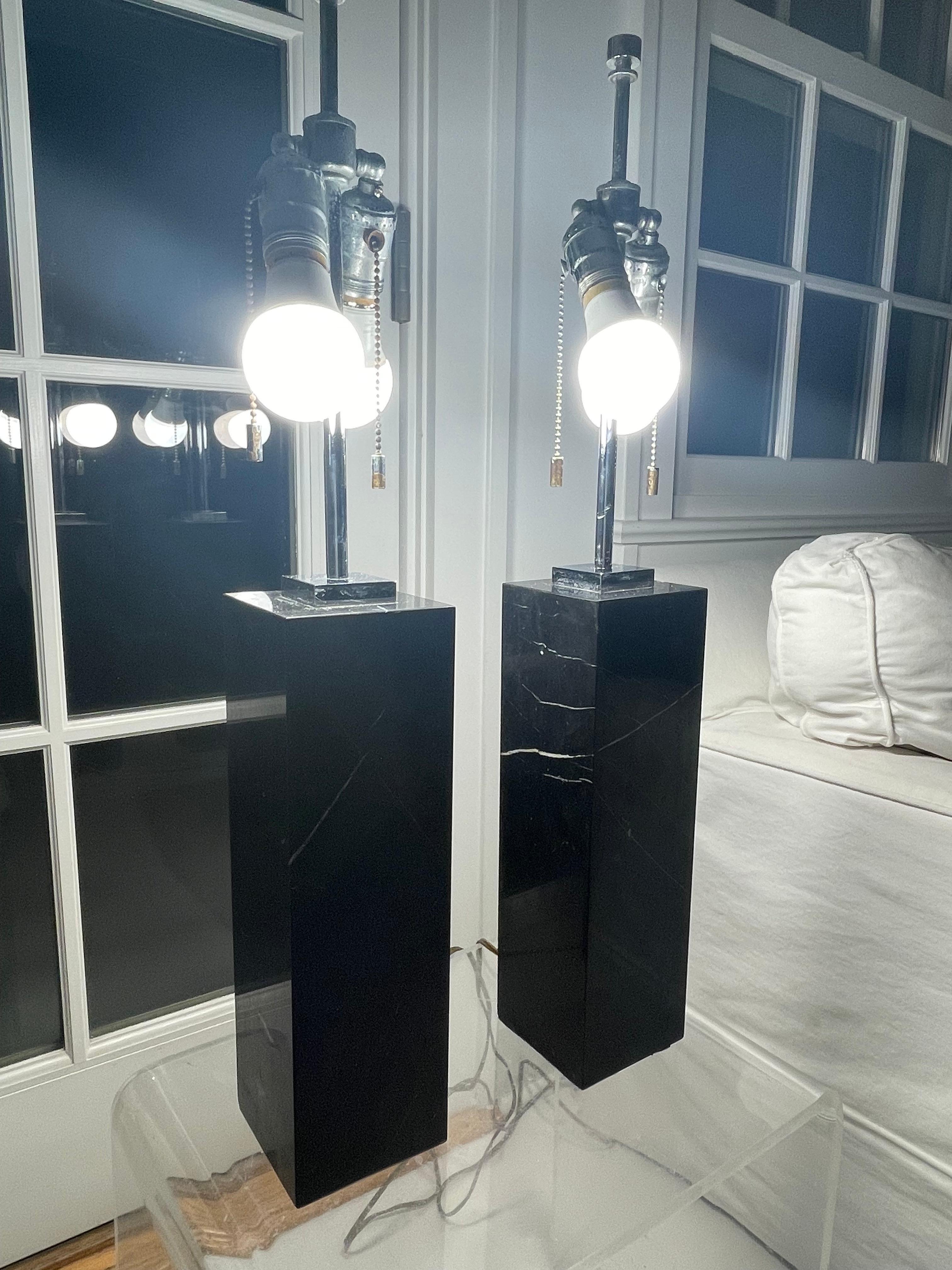 Paire de lampes de table vintage en marbre noir en vente 6