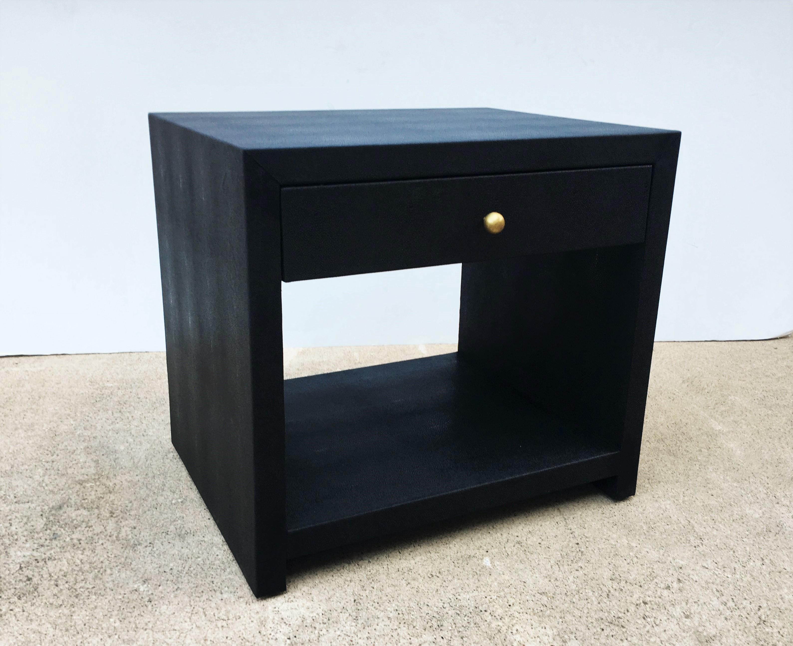 Pair of Vintage Black Shagreen Nightstands/Side Tables In Good Condition For Sale In Dallas, TX