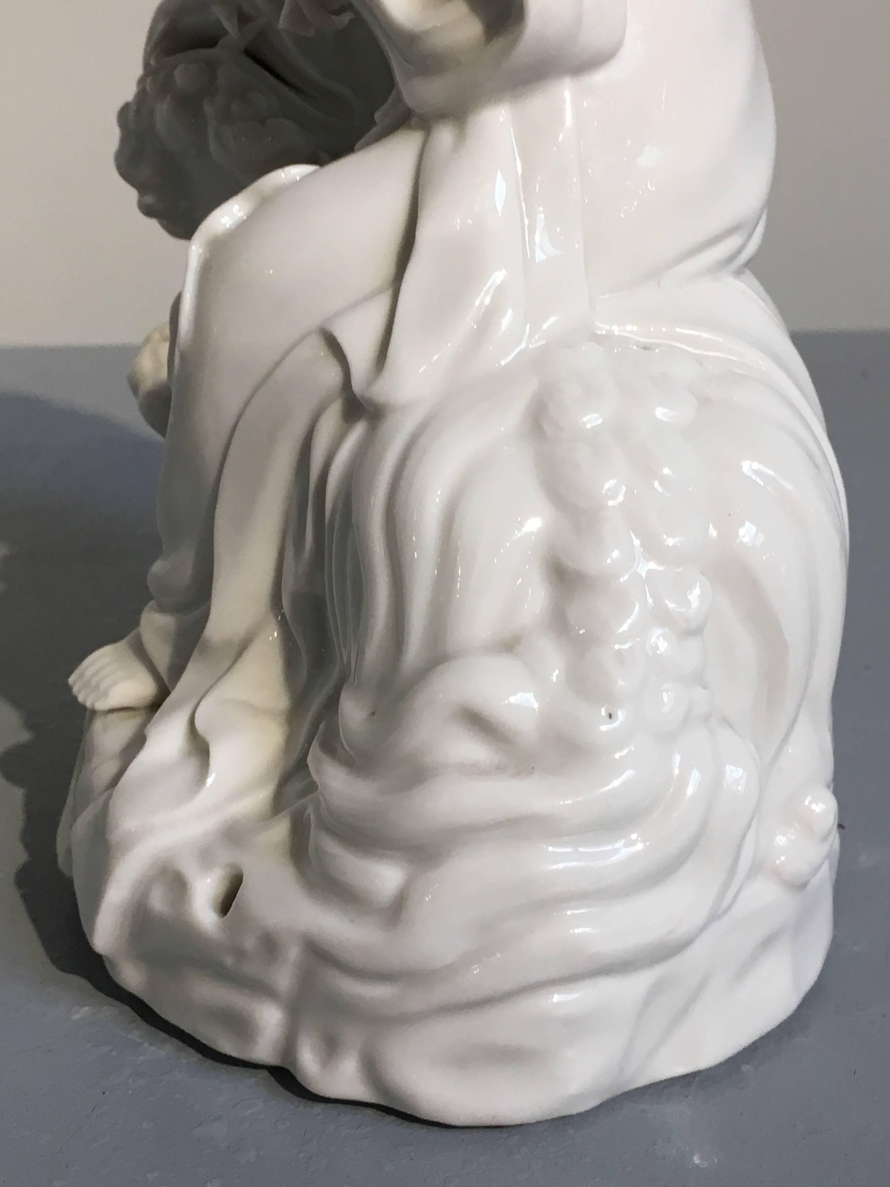 Paar Blanc de Chine-Vintage-Figuren von Guanyin, der auf einem Elefanten und einem Löwen reitet im Angebot 9