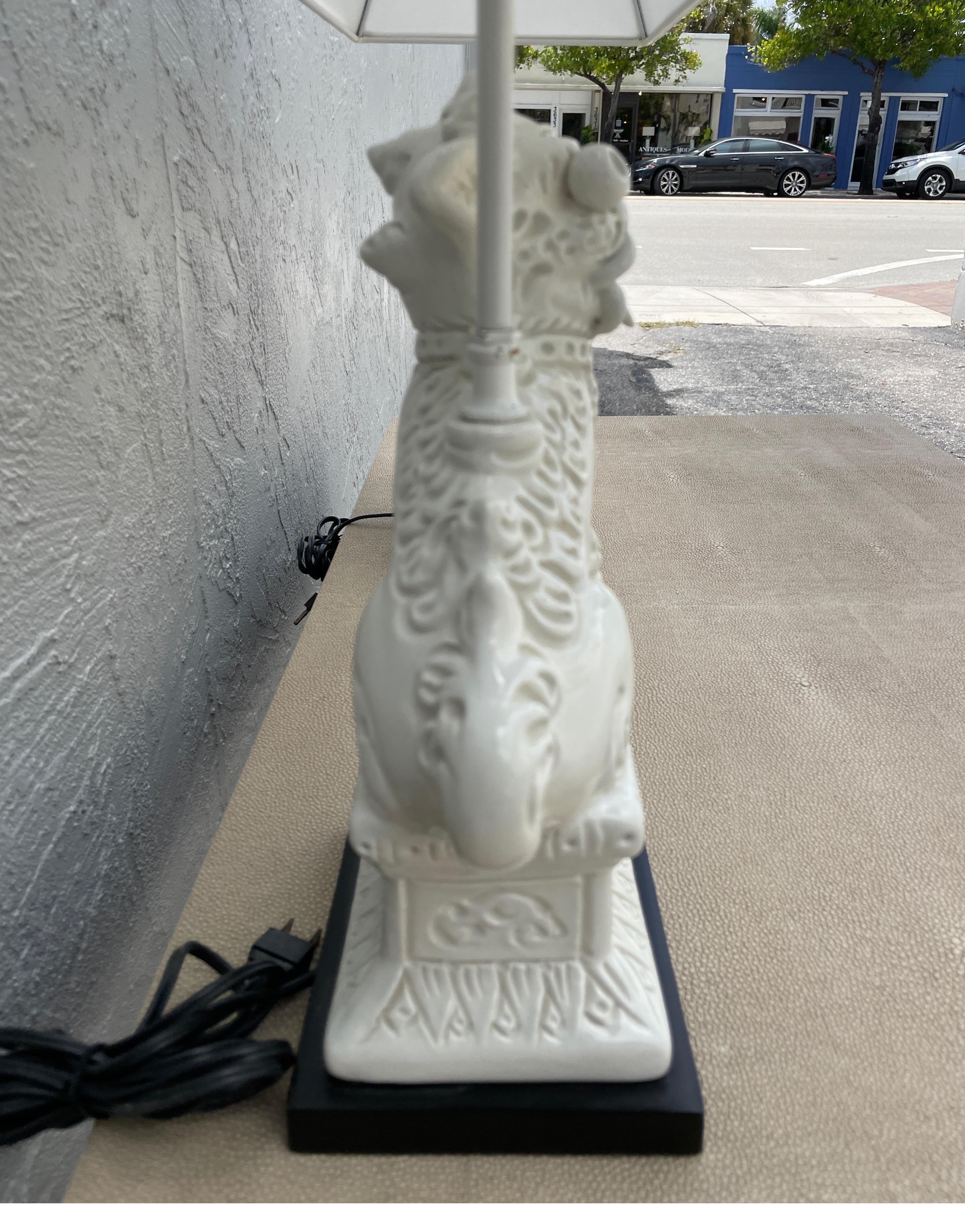 Paire de lampes vintage Blanc de Chine en forme de chien Foo en vente 6