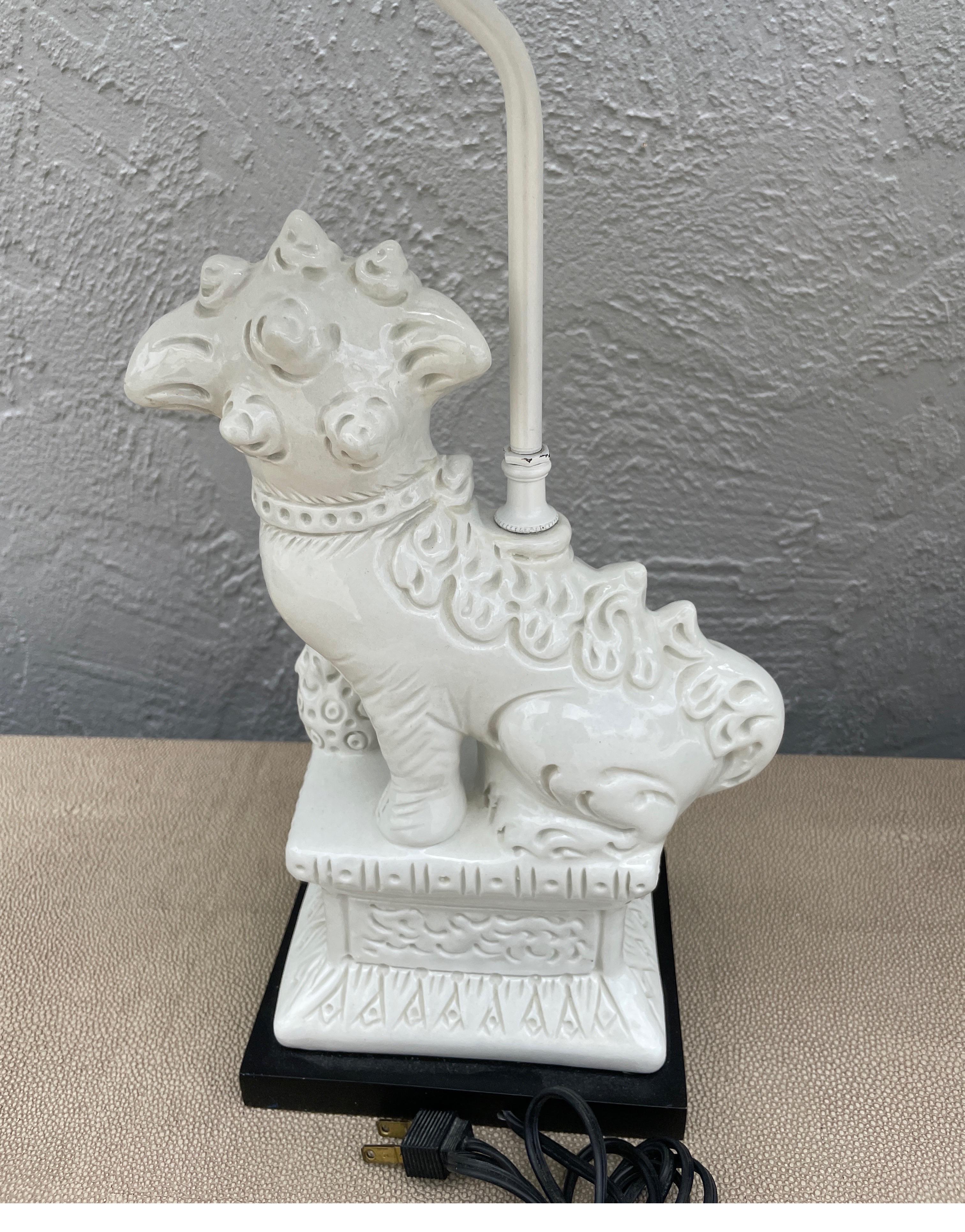Paire de lampes vintage Blanc de Chine en forme de chien Foo en vente 11