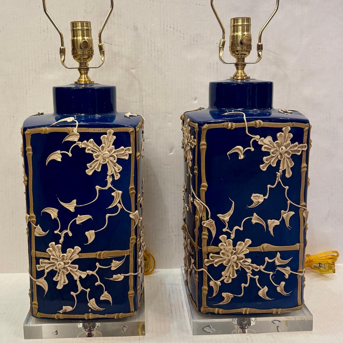 American Pair of Vintage Blue and White Lamps For Sale