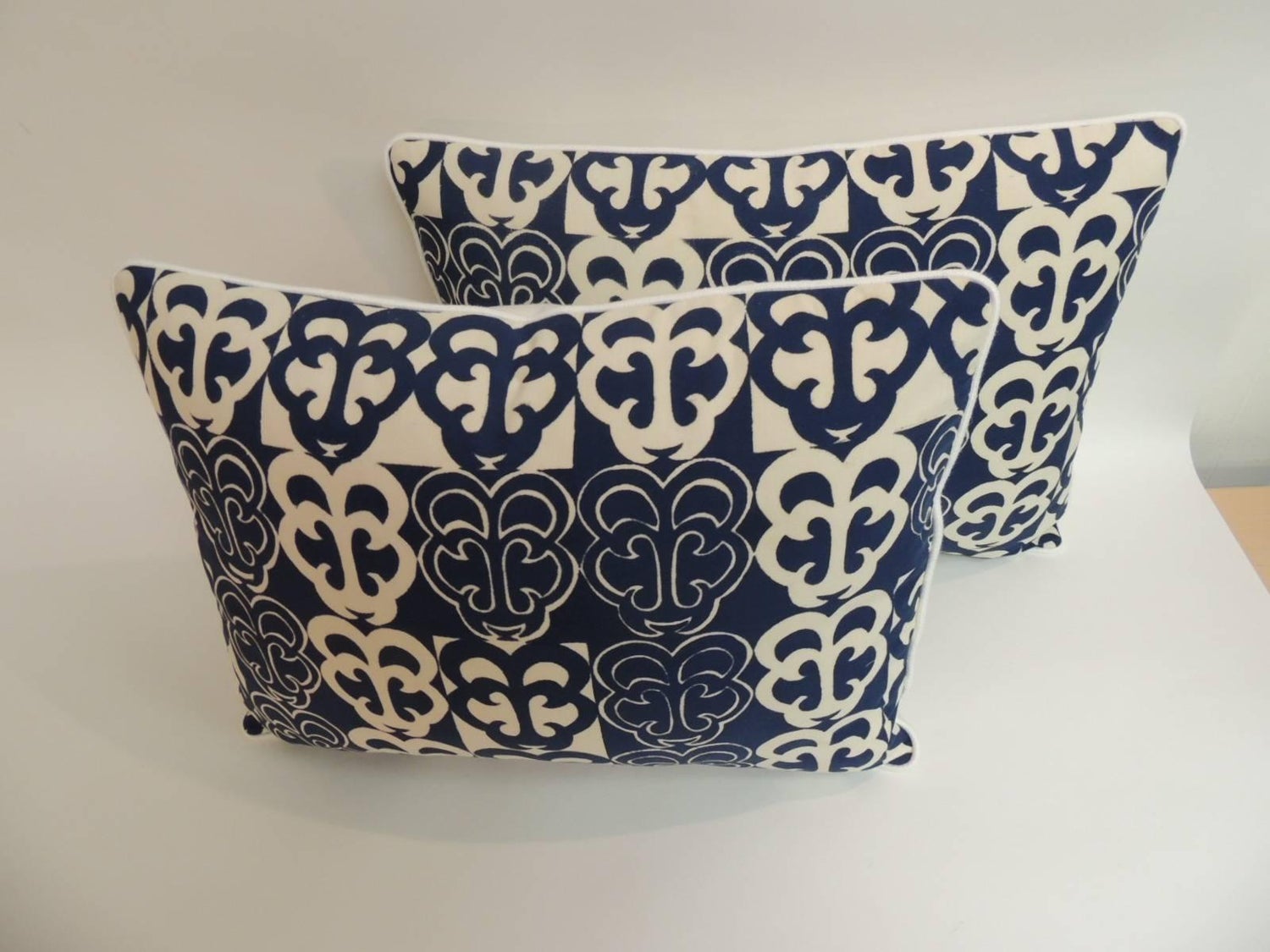 Pair Of Vintage Blue And White Lumbar Decorative Pillows For Sale
