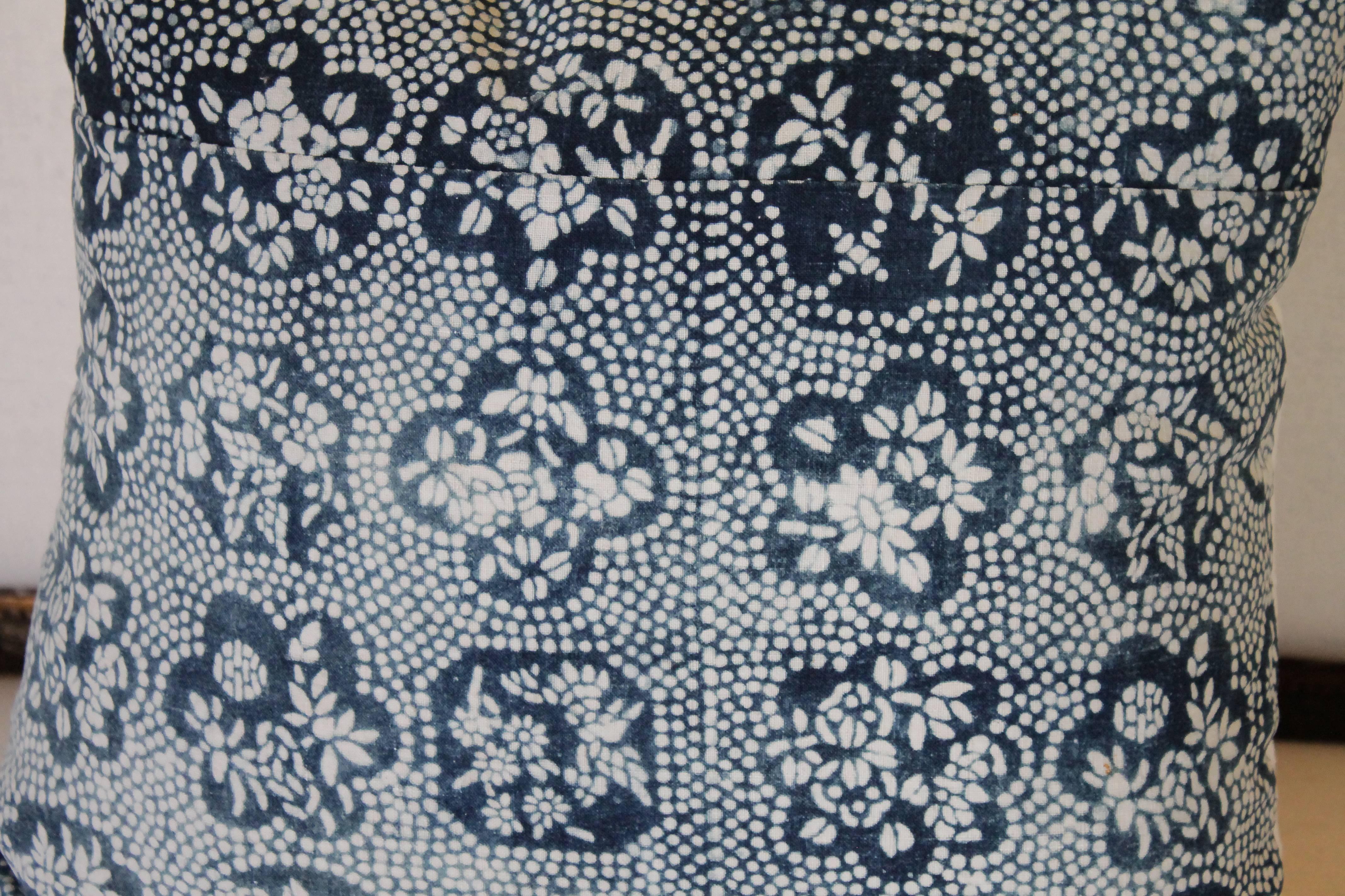 Mid-20th Century Pair of Vintage Blue Batik Japanese Indigo Floral Pillow Shams