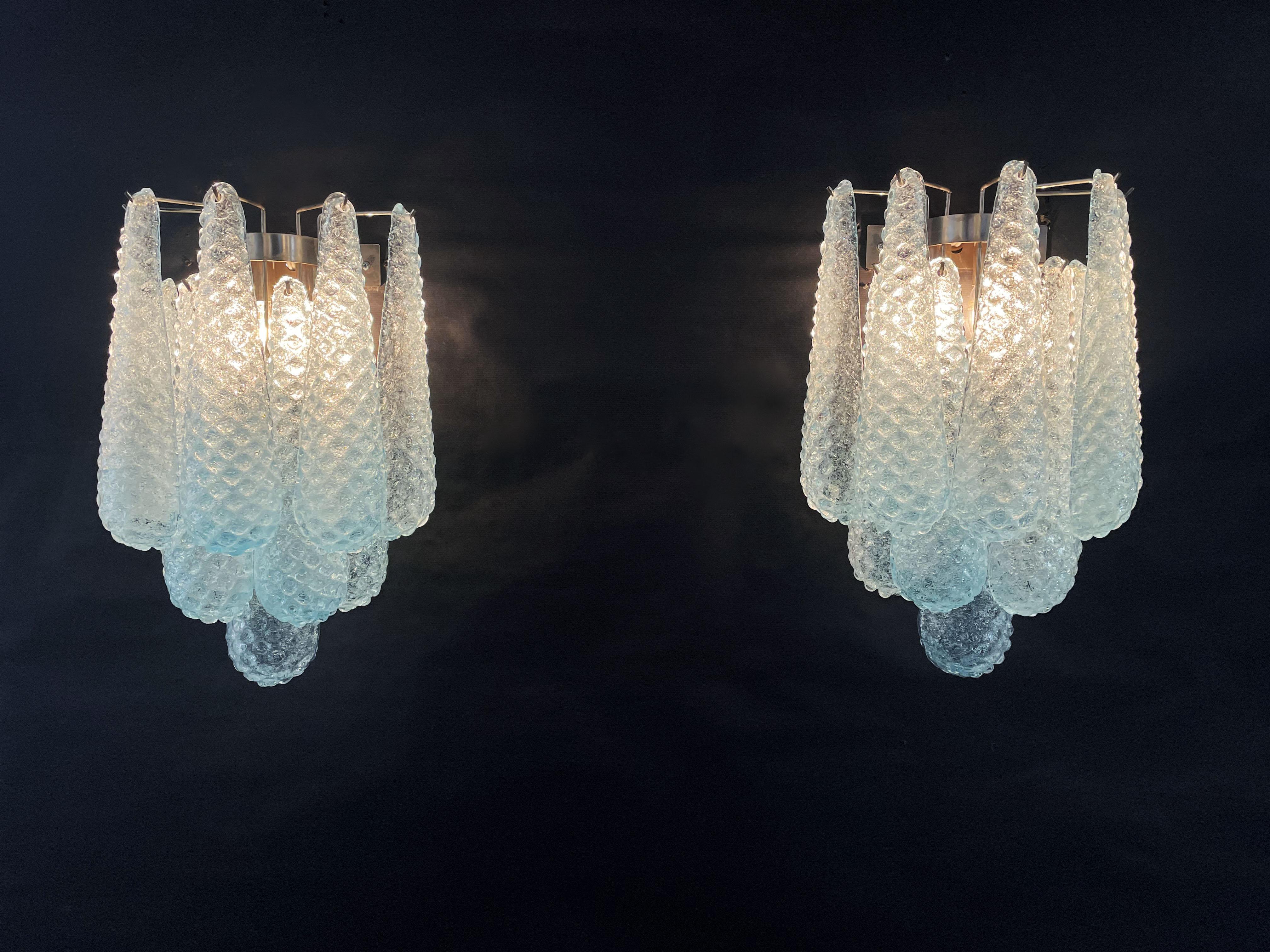 Paar vintage blaue Glasblütenblätter Tropfen Wandleuchter im Angebot 2