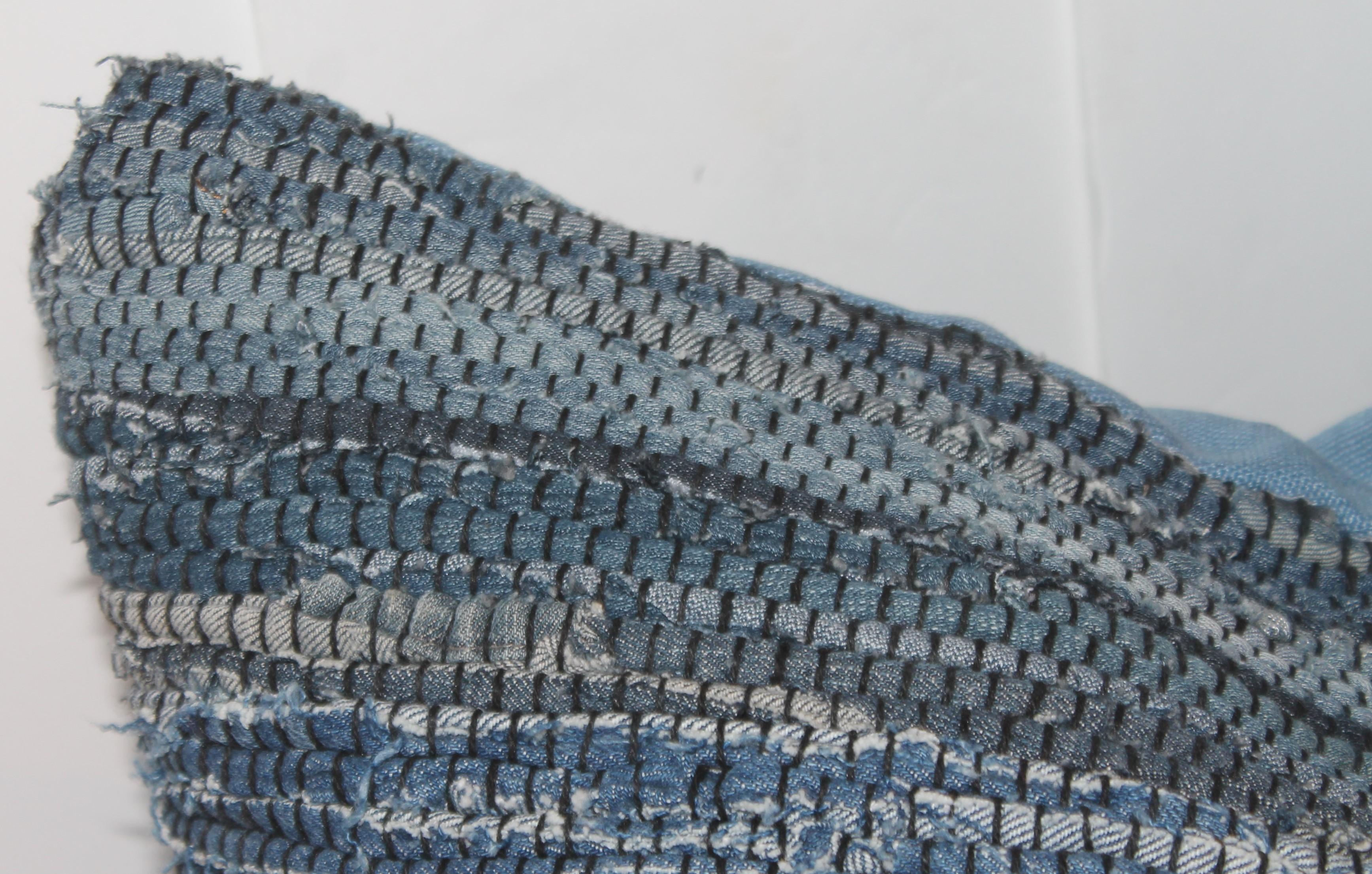 Zwei maßgefertigte Vintage-Kissen aus blauem Rag-Teppich, '2 Sets' im Angebot 1