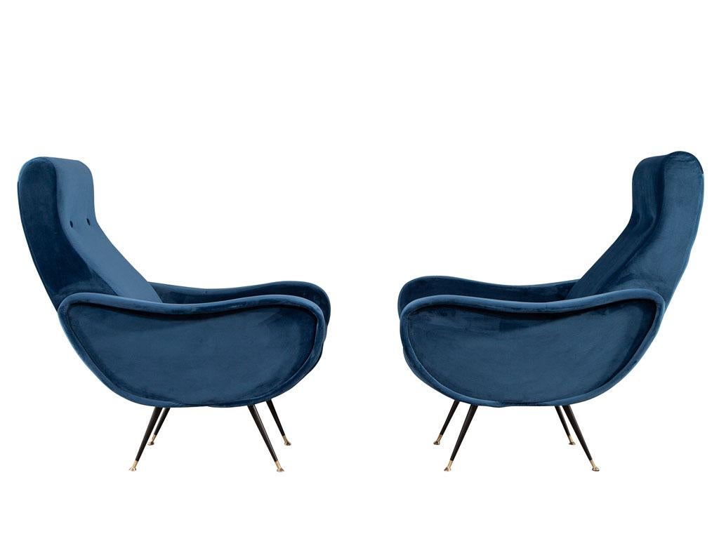 Pair of Vintage Blue Velvet Italian Lounge Chairs In Good Condition For Sale In North York, ON