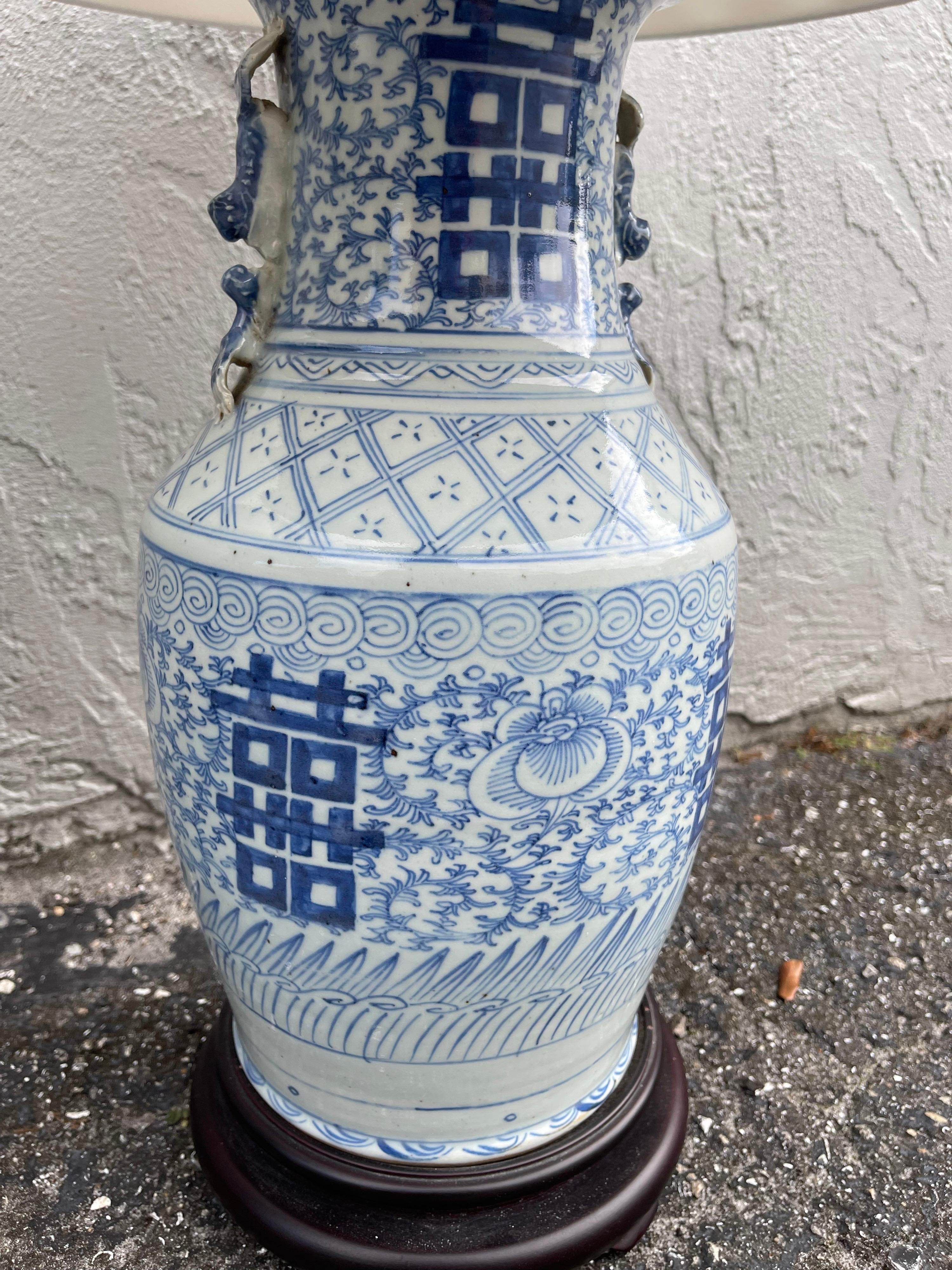 Pair of Vintage Blue & White Chinese Lamps 5