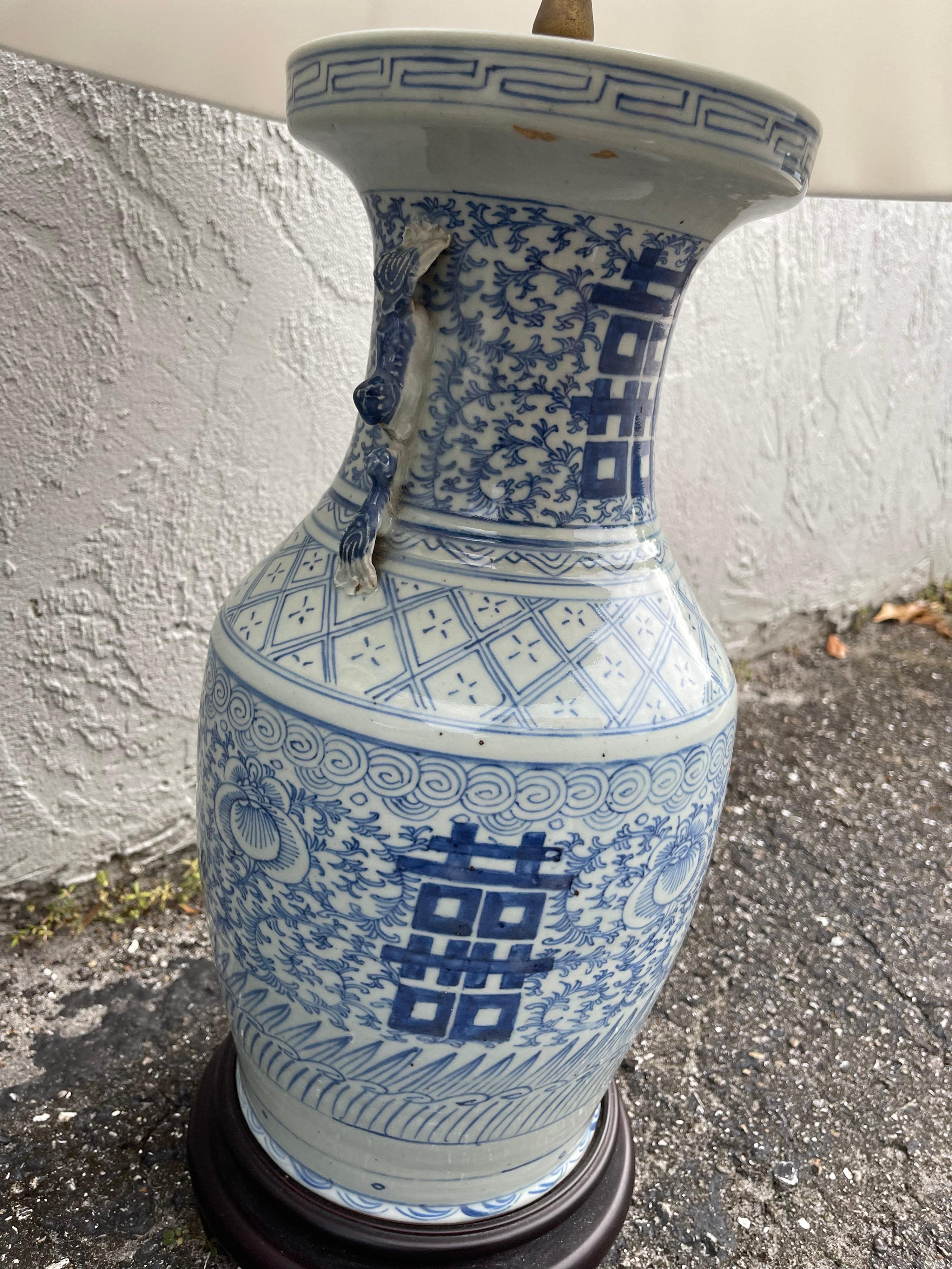 Pair of Vintage Blue & White Chinese Lamps 6