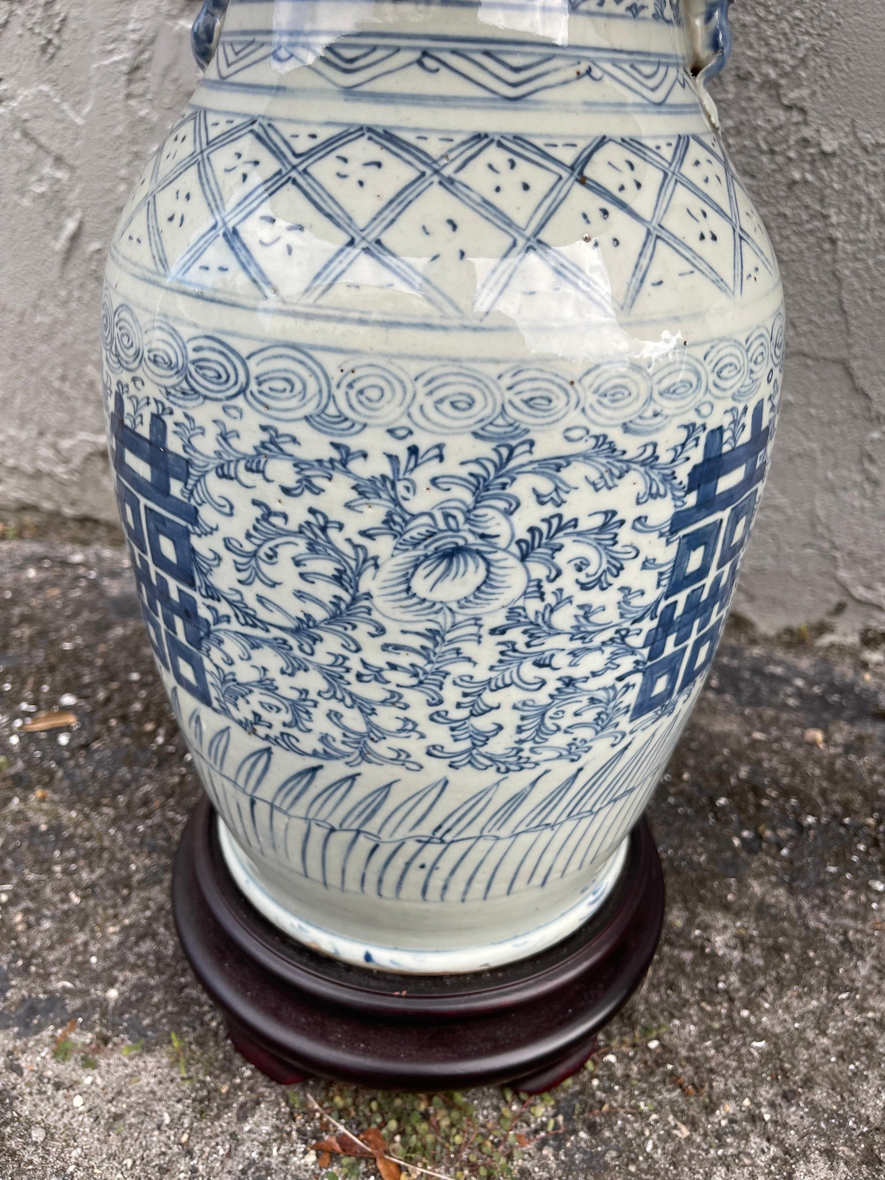 Pair of Vintage Blue & White Chinese Lamps 2