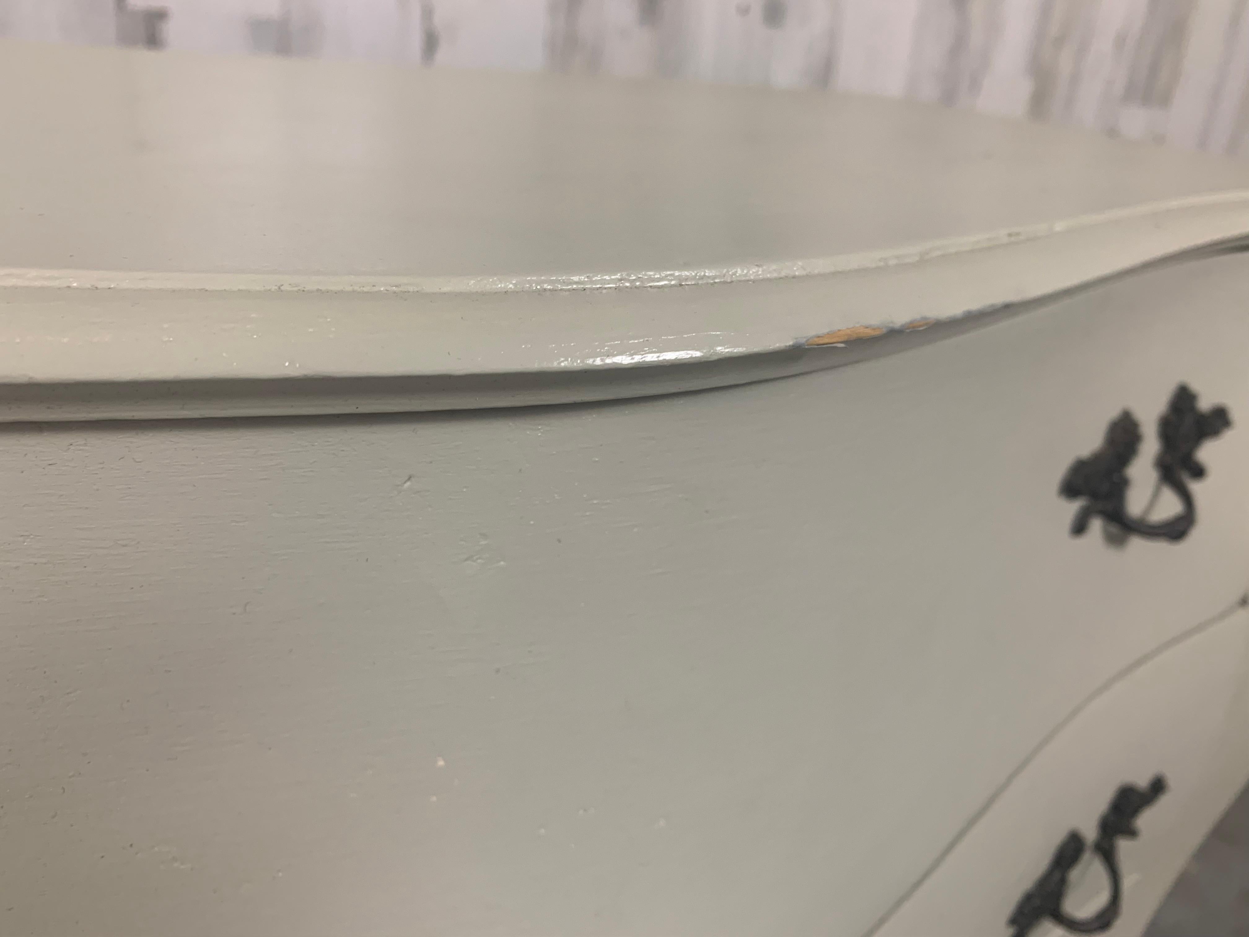 Coppia di commodes a bombe d'epoca in vendita 10