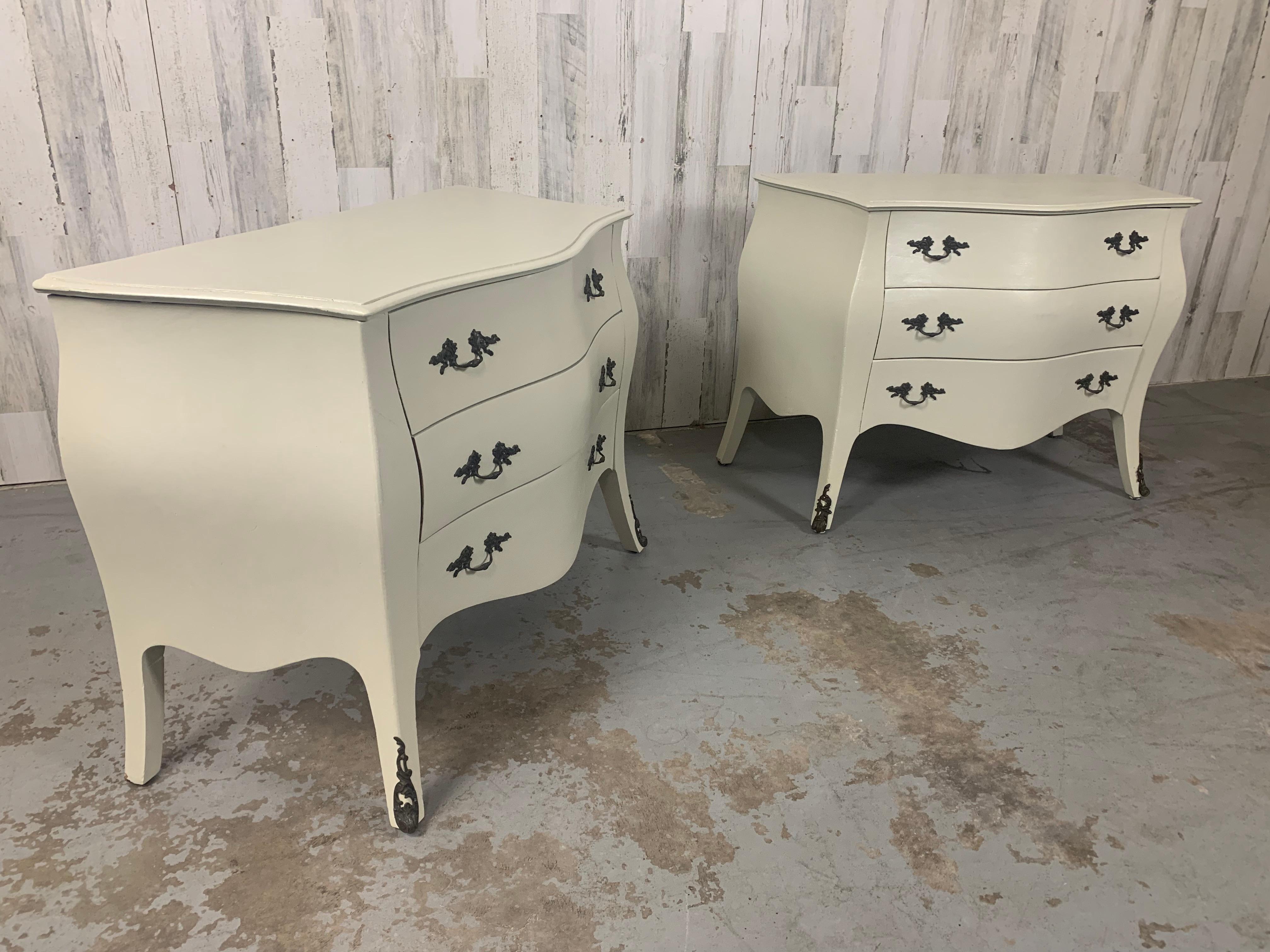Luigi XV Coppia di commodes a bombe d'epoca in vendita