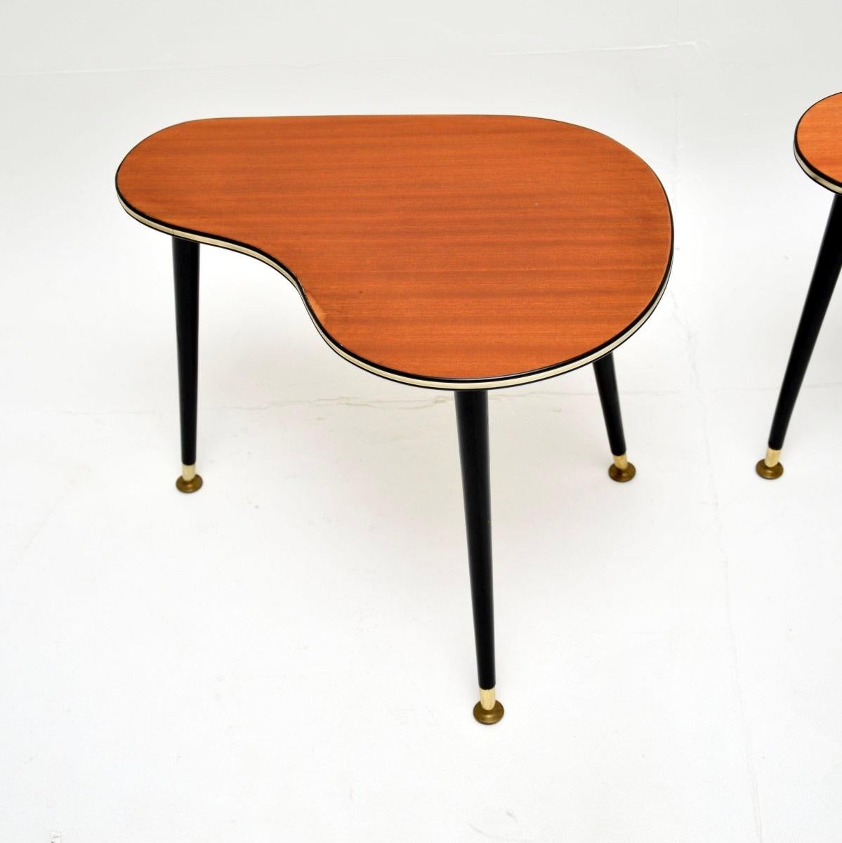 Pareja de mesas auxiliares vintage Boomerang Moderno de mediados de siglo en venta