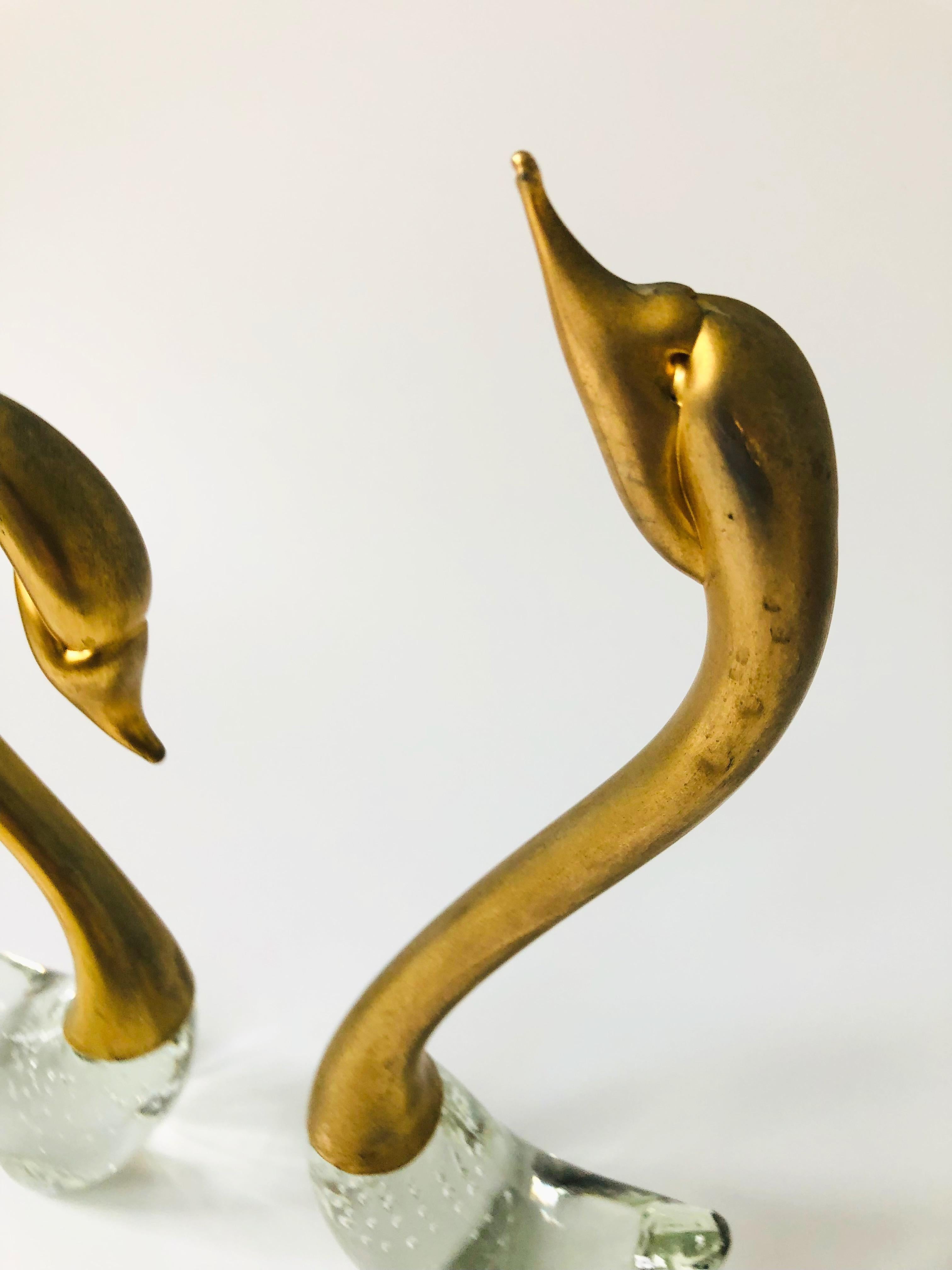 Pair of Vintage Brass and Art Glass Swans In Good Condition In Vallejo, CA