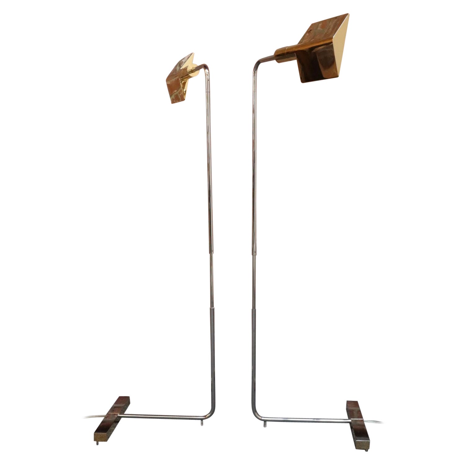Coppia di lampade da terra regolabili in ottone e cromo vintage di Cedric Hartman in vendita