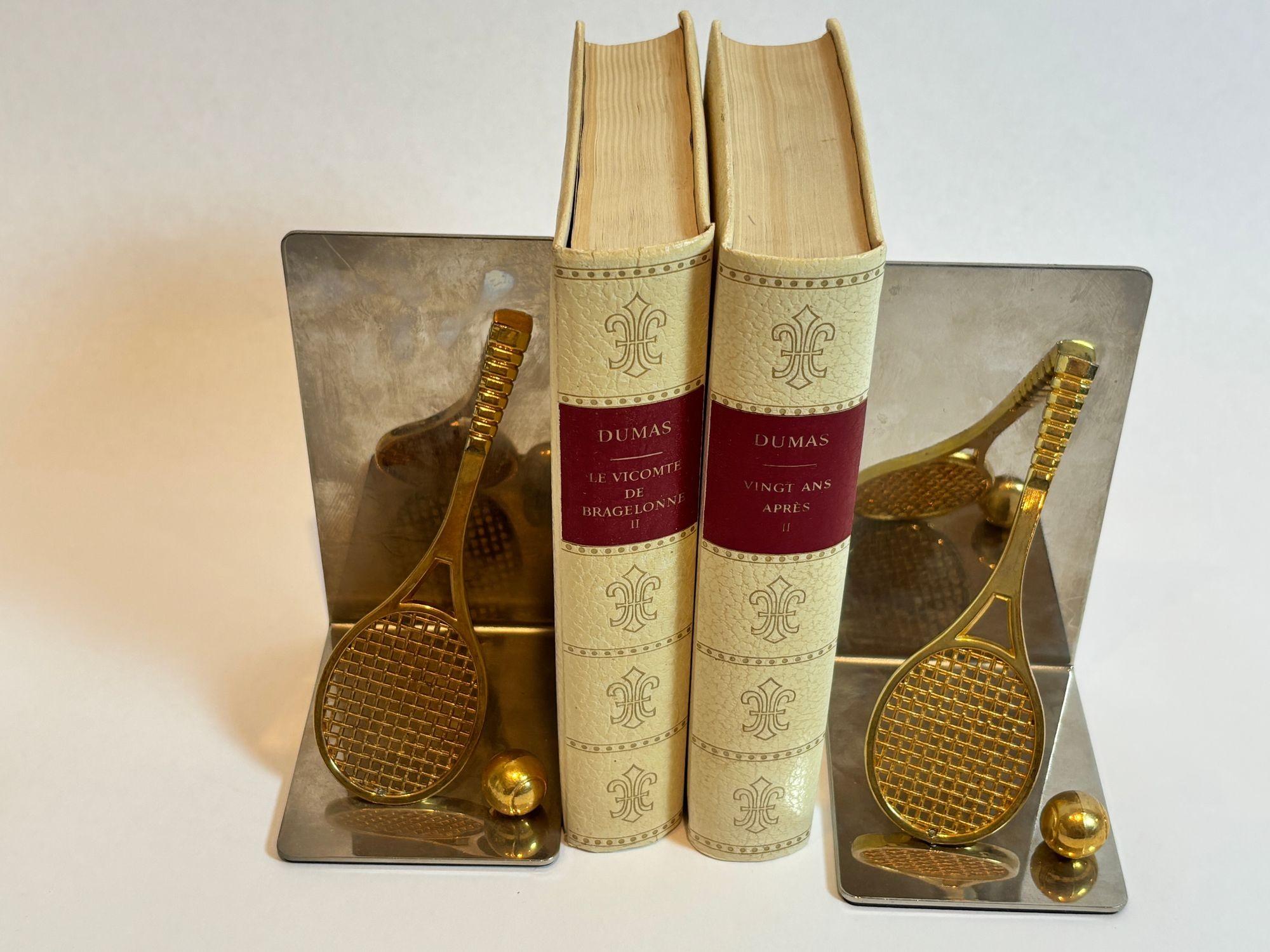 XX secolo Coppia di reggilibri d'epoca in ottone e cromo per racchette da tennis e palline, anni '80 ca. in vendita