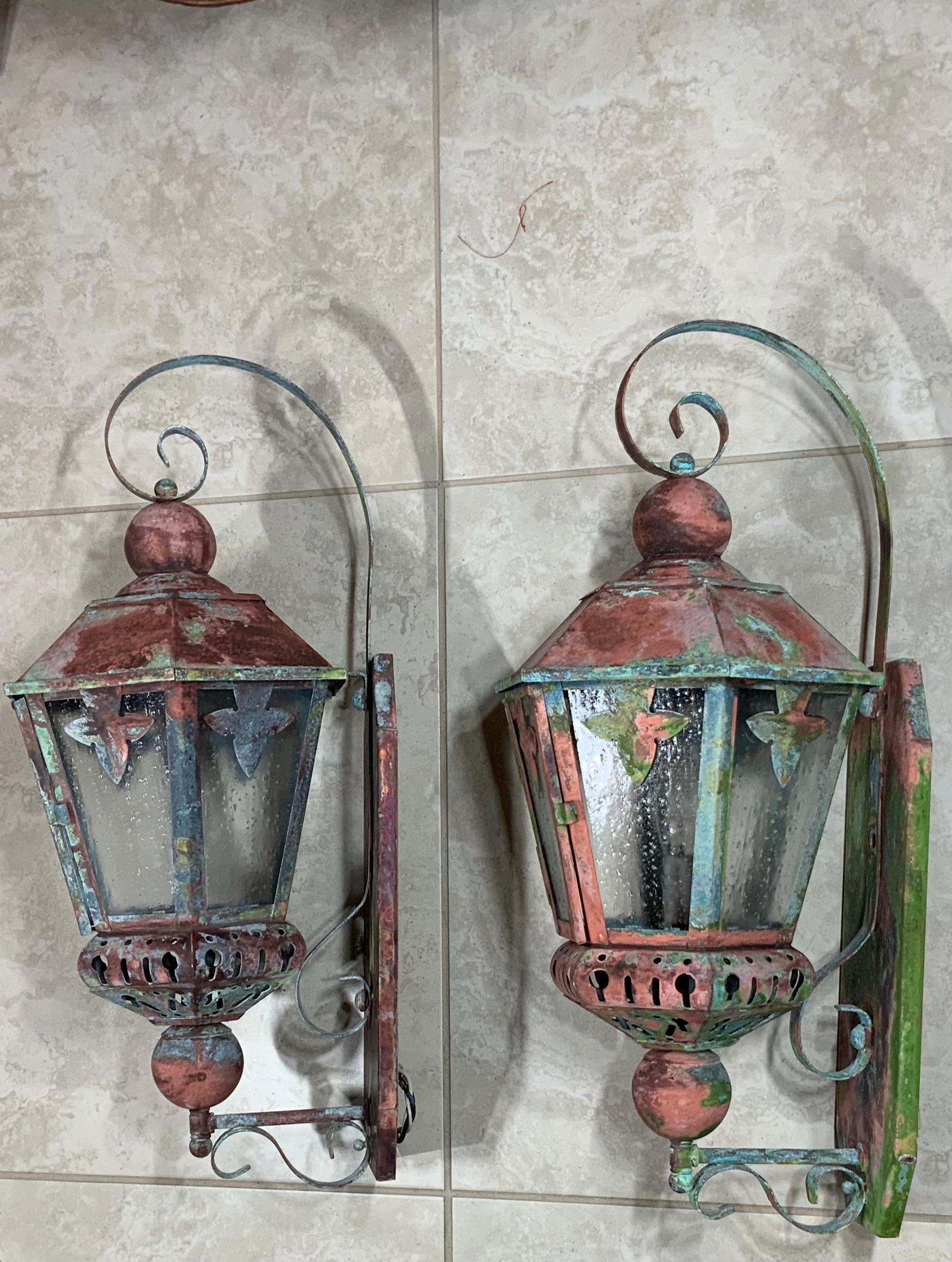 Late 20th Century Pair of Vintage Brass and Copper Wall Hanging Lantern For Sale