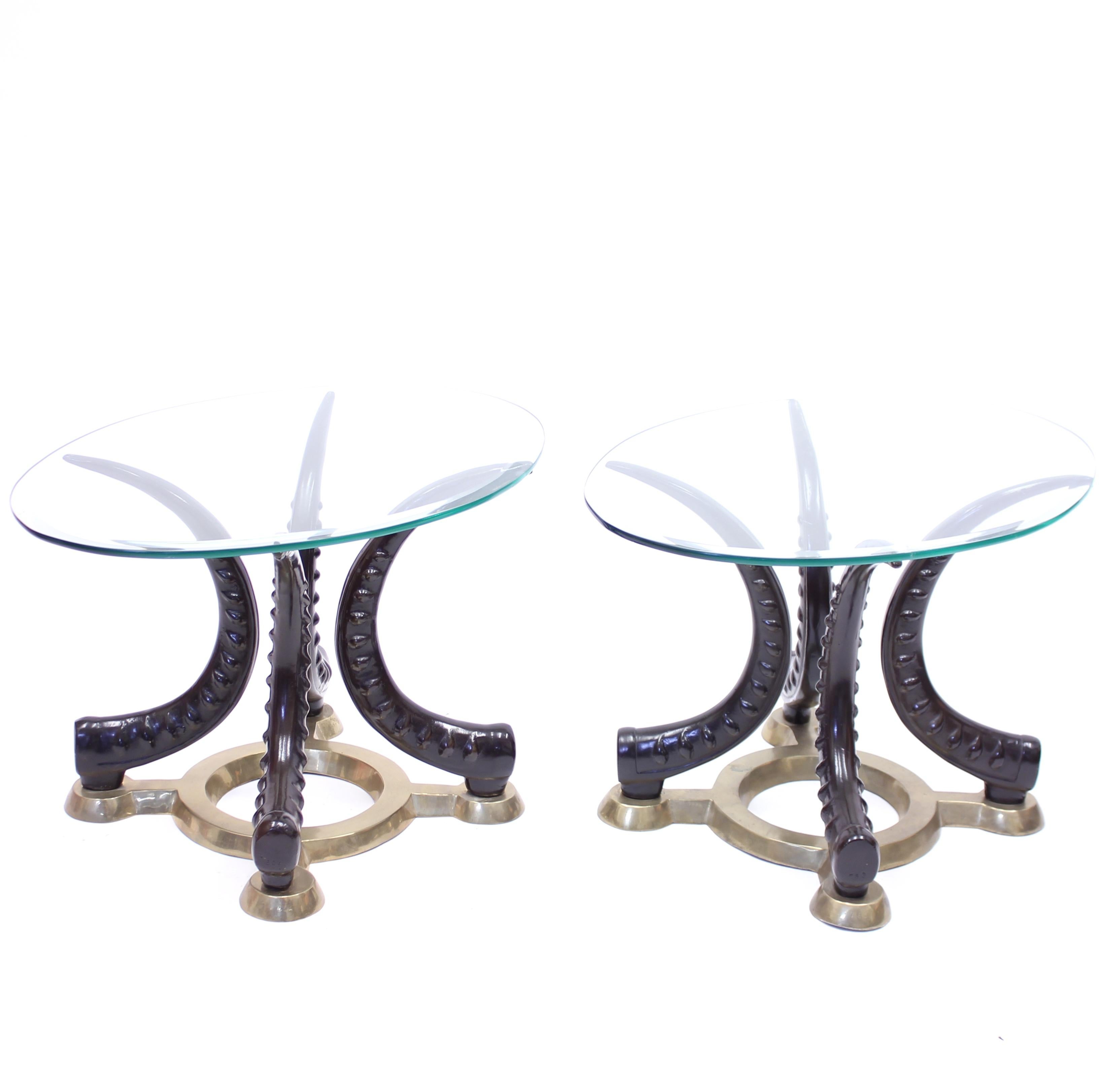 Paire de tables d'appoint ou de tables basses vintage en laiton et faux tulles, vers 1970 Bon état - En vente à Uppsala, SE